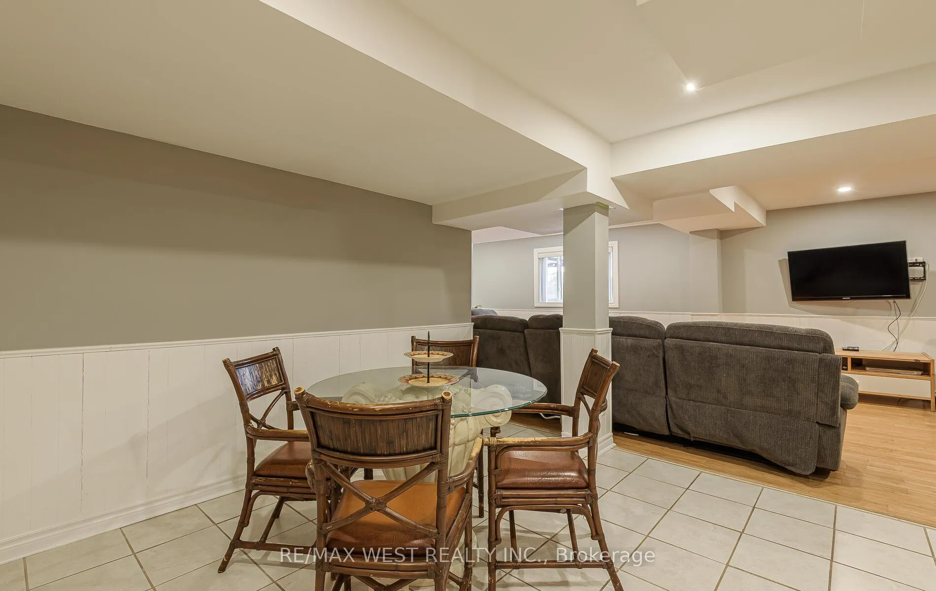 Photo 40 of 8 Oakridge Court, Brampton, Heart Lake West — HOMEH