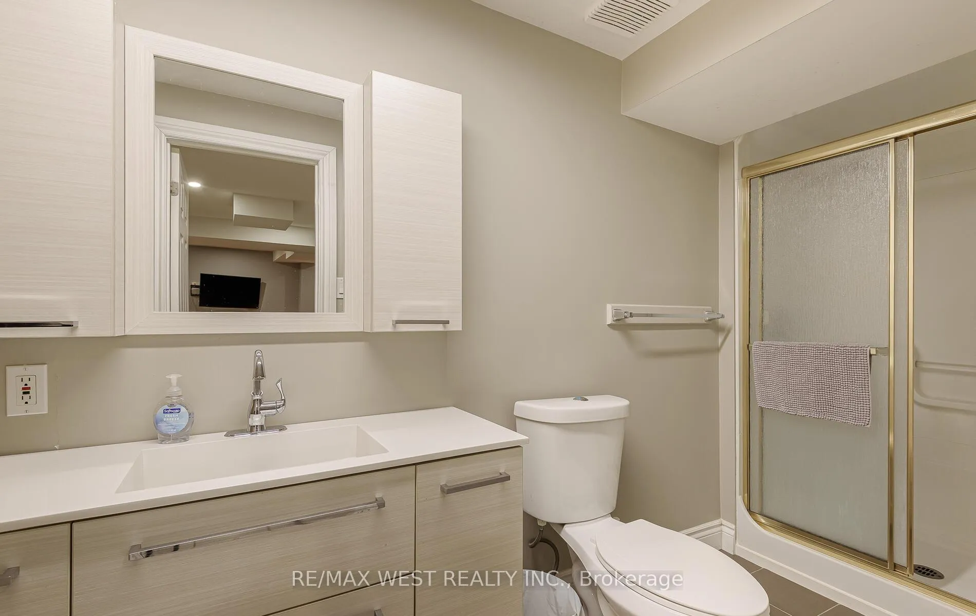 Photo 43 of 8 Oakridge Court, Brampton, Heart Lake West — HOMEH