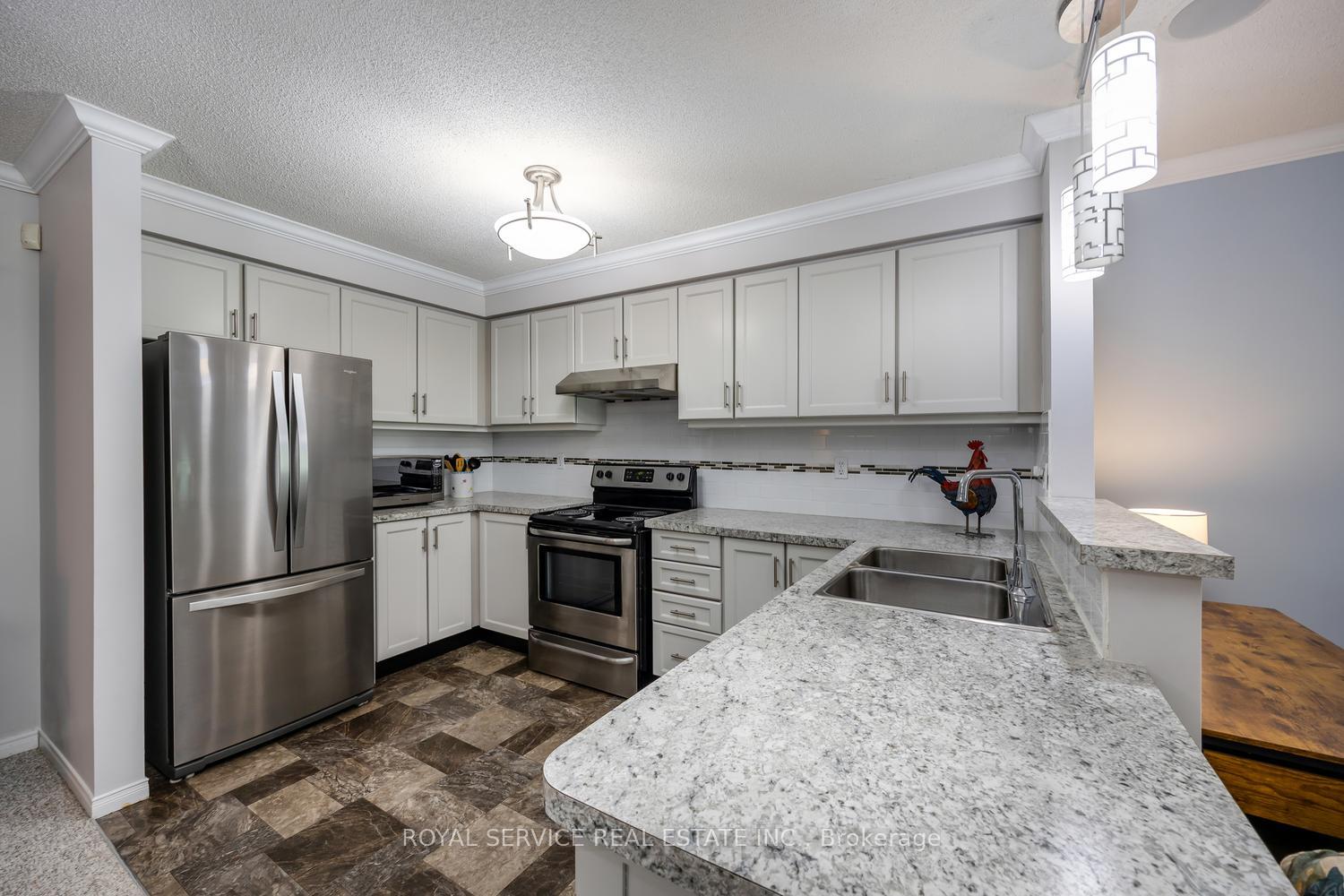 Photo 7 of 1275 Eagle Crescent, Peterborough, Monaghan Ward 2 — HOMEH