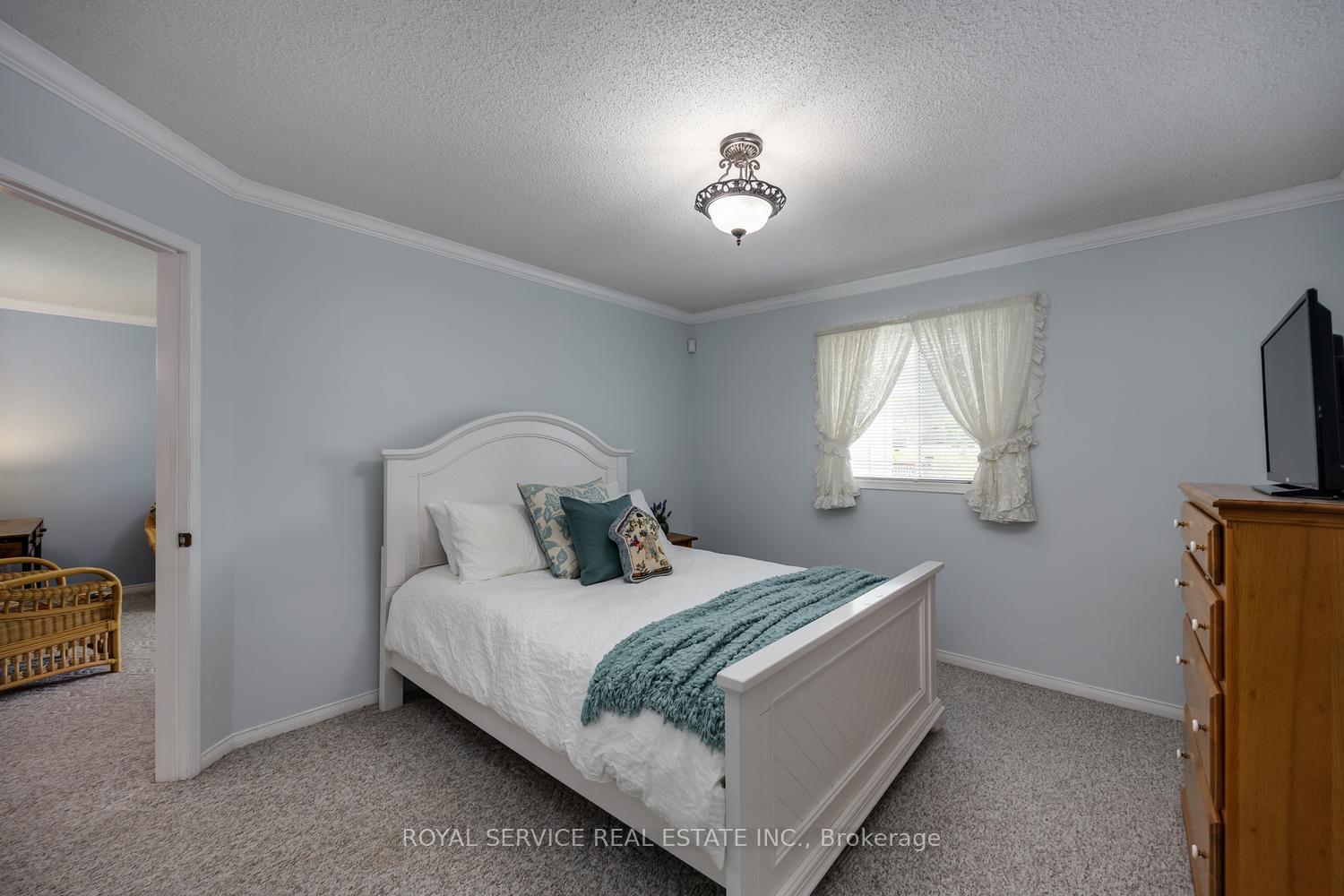 Photo 19 of 1275 Eagle Crescent, Peterborough, Monaghan Ward 2 — HOMEH