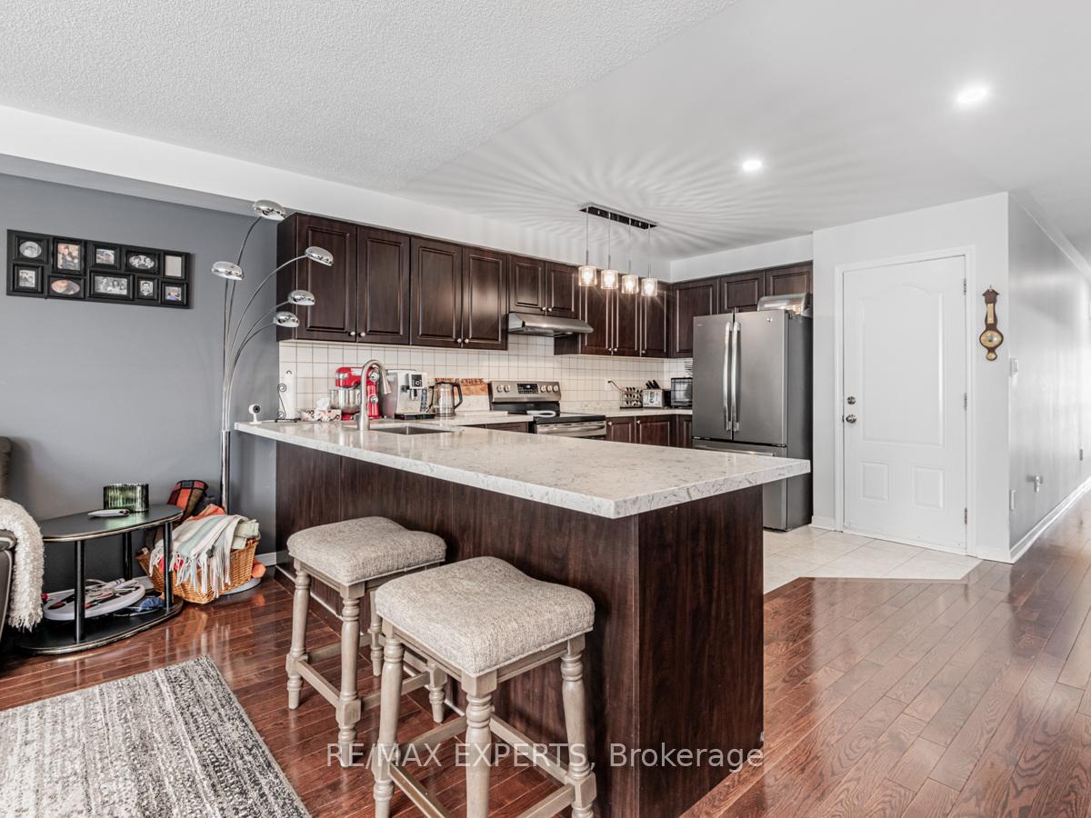 Photo 3 of 55 Coranto Way, Vaughan, Vellore Village — HOMEH