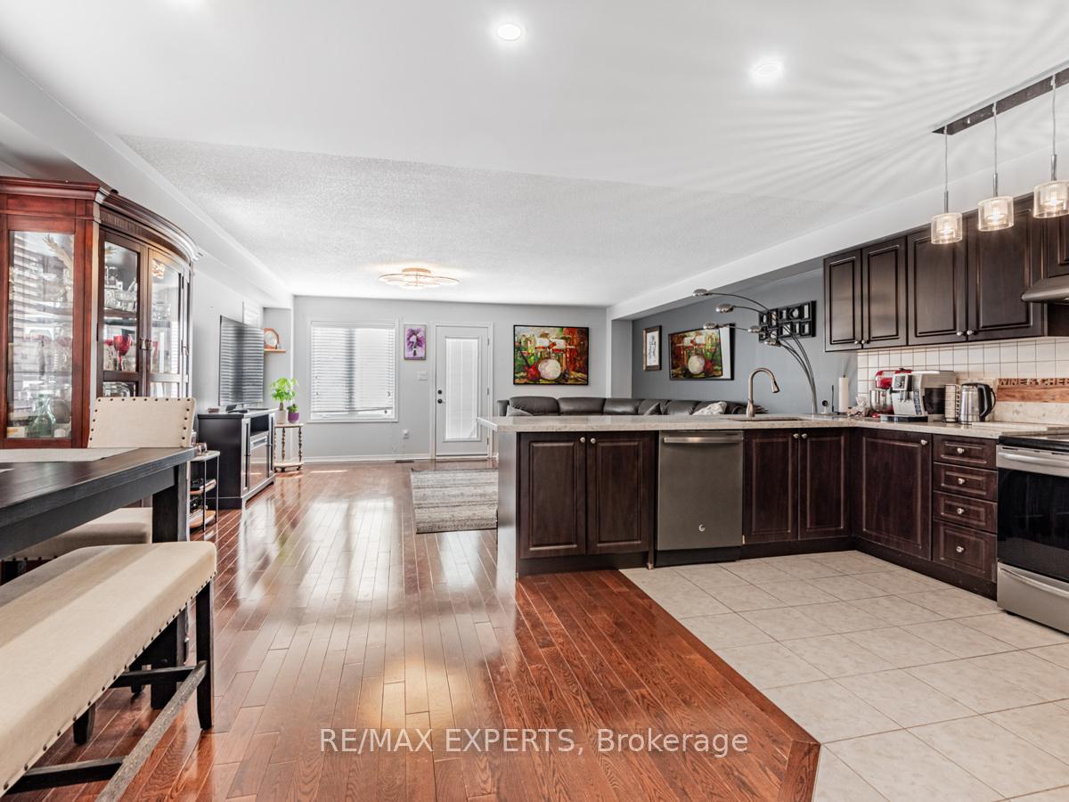 Photo 4 of 55 Coranto Way, Vaughan, Vellore Village — HOMEH