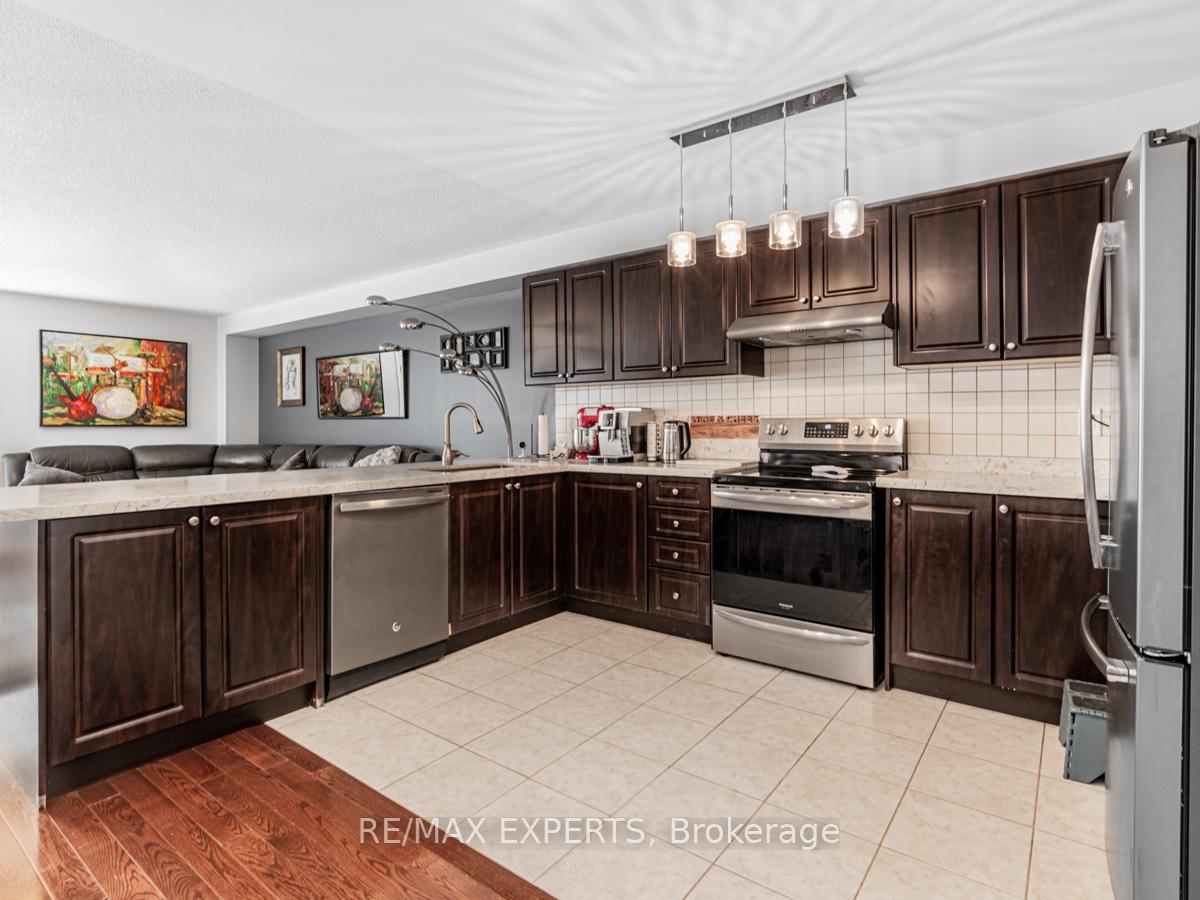 Photo 5 of 55 Coranto Way, Vaughan, Vellore Village — HOMEH