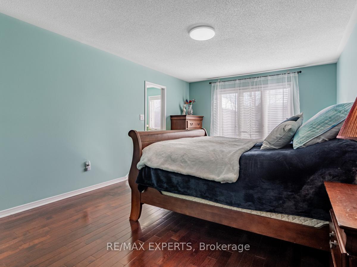 Photo 11 of 55 Coranto Way, Vaughan, Vellore Village — HOMEH