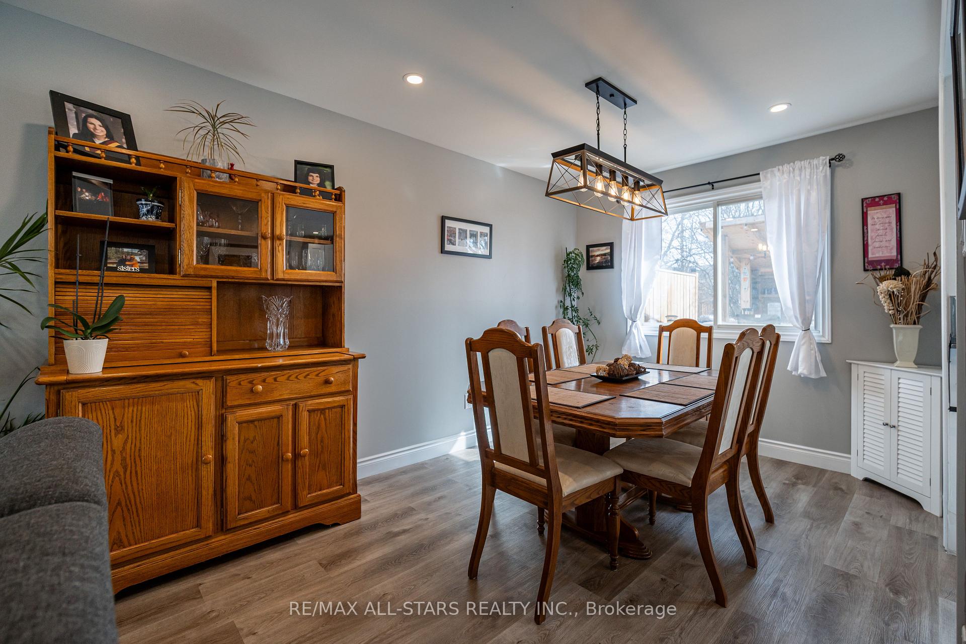 Photo 6 of 2431 Mountland Drive, Peterborough, Monaghan Ward 2 — HOMEH