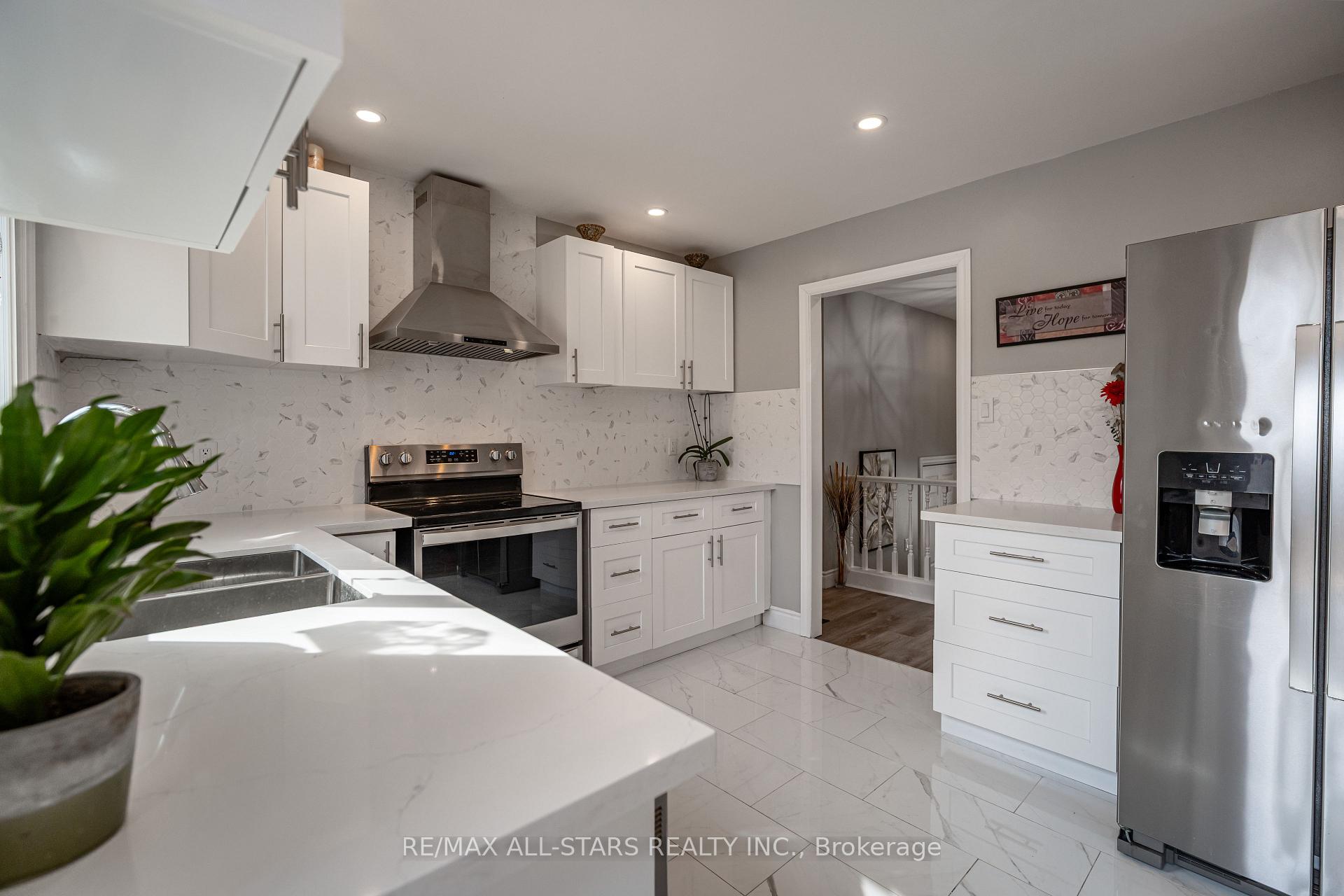 Photo 9 of 2431 Mountland Drive, Peterborough, Monaghan Ward 2 — HOMEH