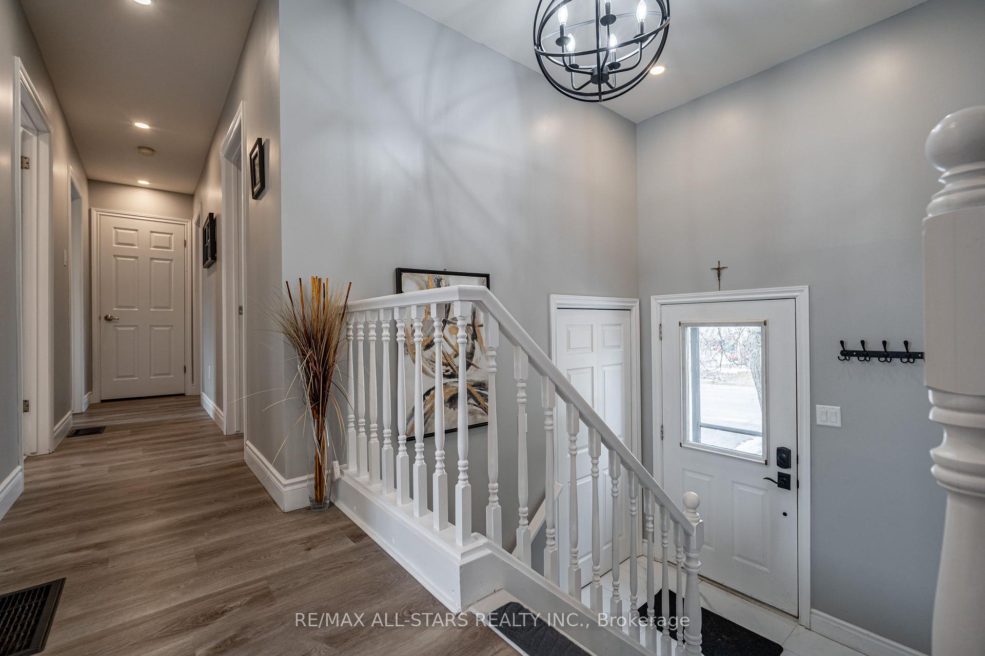 Photo 11 of 2431 Mountland Drive, Peterborough, Monaghan Ward 2 — HOMEH