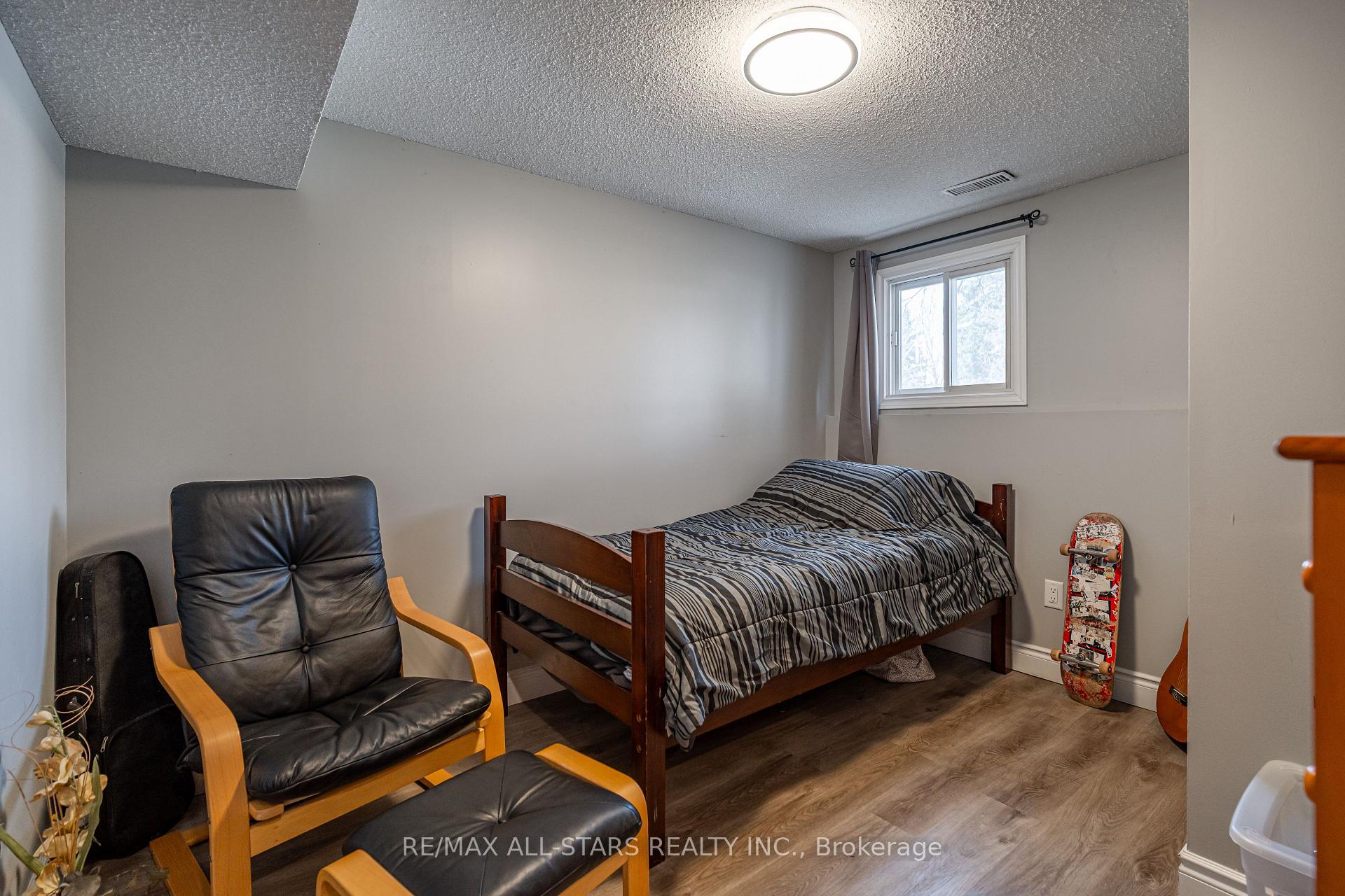 Photo 16 of 2431 Mountland Drive, Peterborough, Monaghan Ward 2 — HOMEH