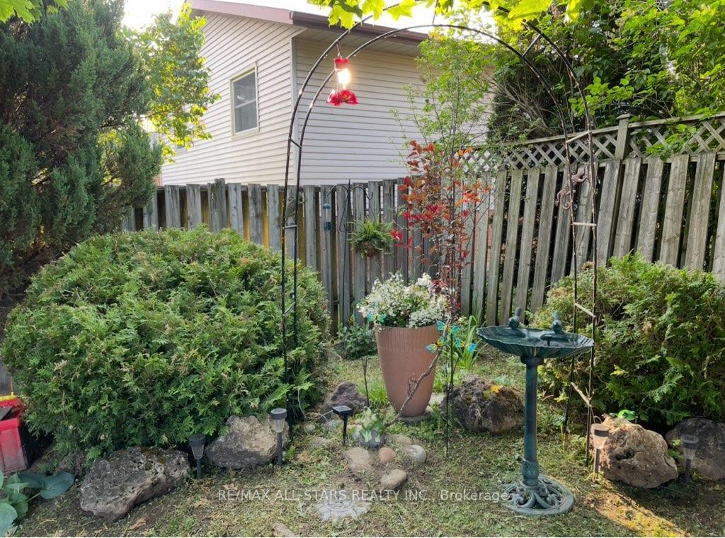 Photo 37 of 2431 Mountland Drive, Peterborough, Monaghan Ward 2 — HOMEH
