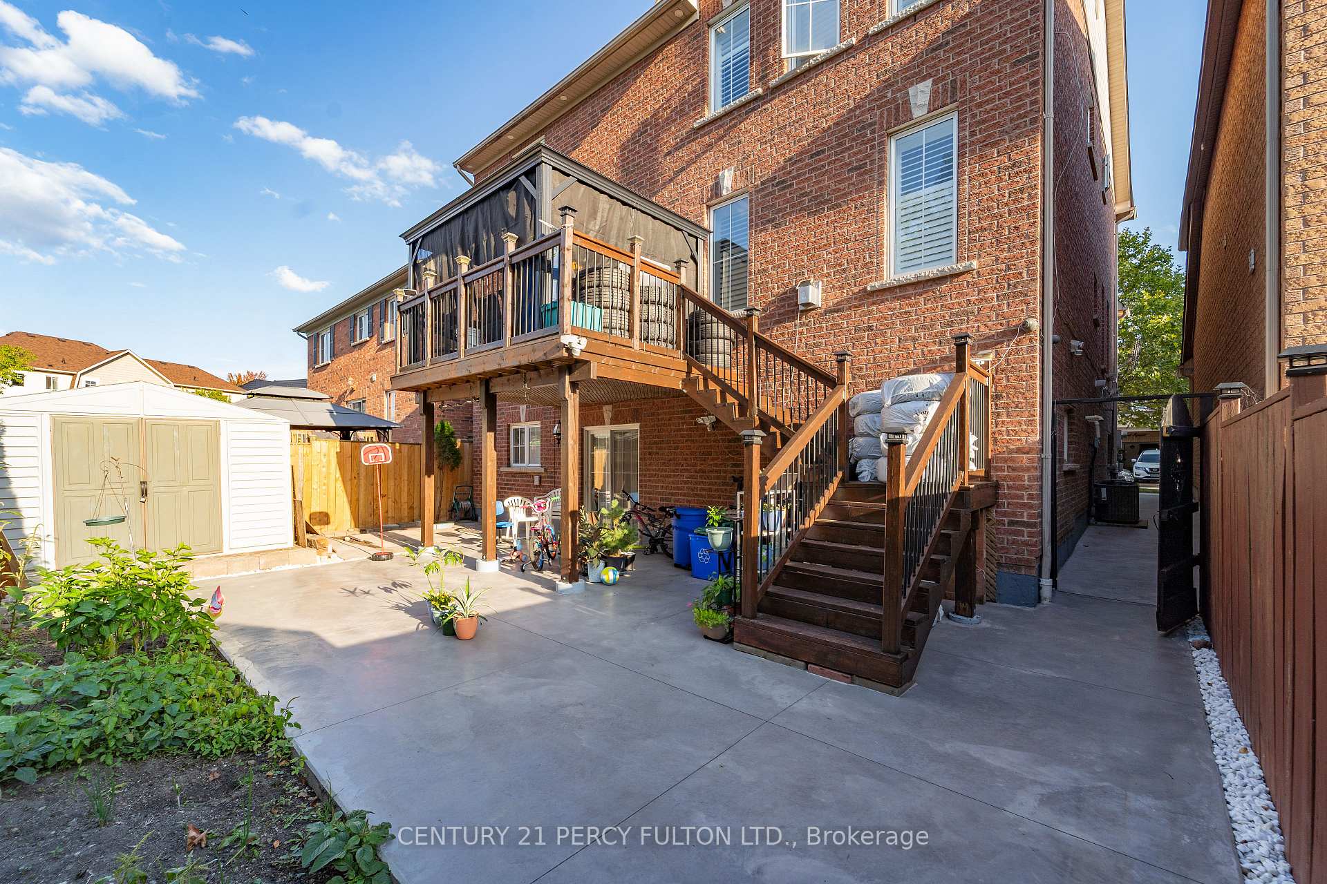 Photo 3 of 16 Brandwood Square, Ajax, Northeast Ajax — HOMEH