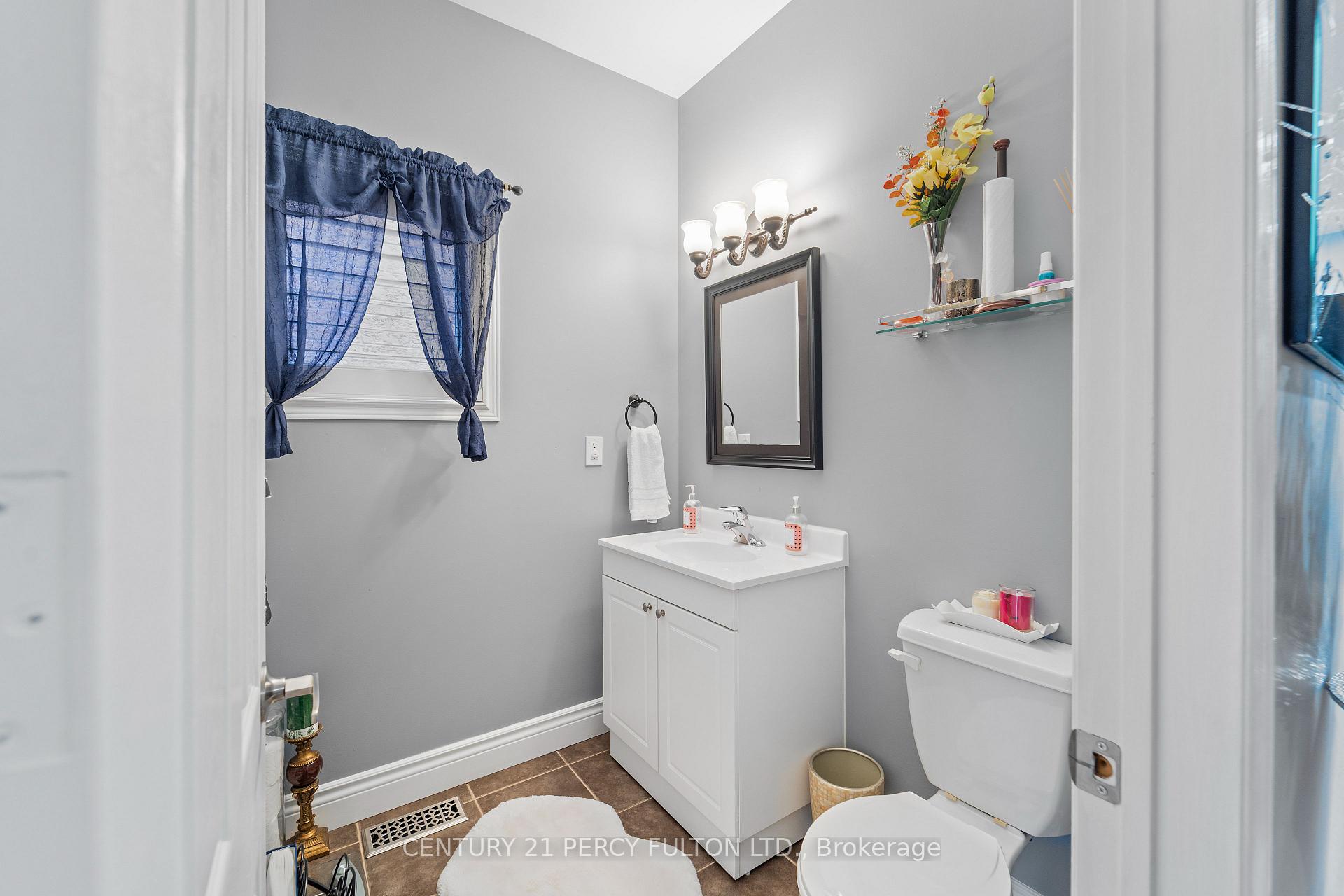 Photo 6 of 16 Brandwood Square, Ajax, Northeast Ajax — HOMEH