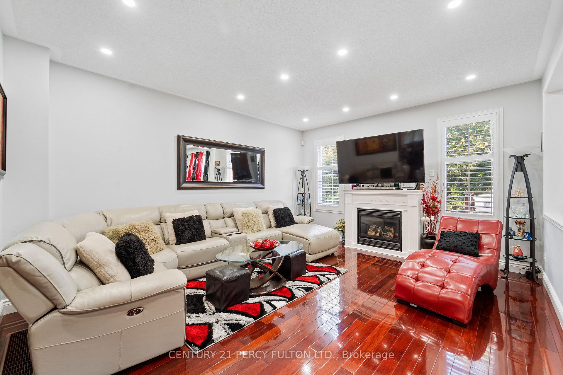 Photo 7 of 16 Brandwood Square, Ajax, Northeast Ajax — HOMEH