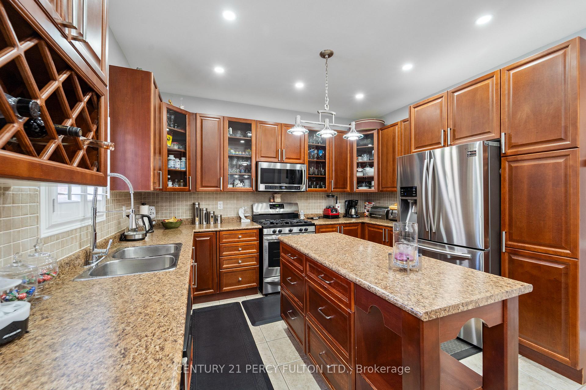 Photo 9 of 16 Brandwood Square, Ajax, Northeast Ajax — HOMEH