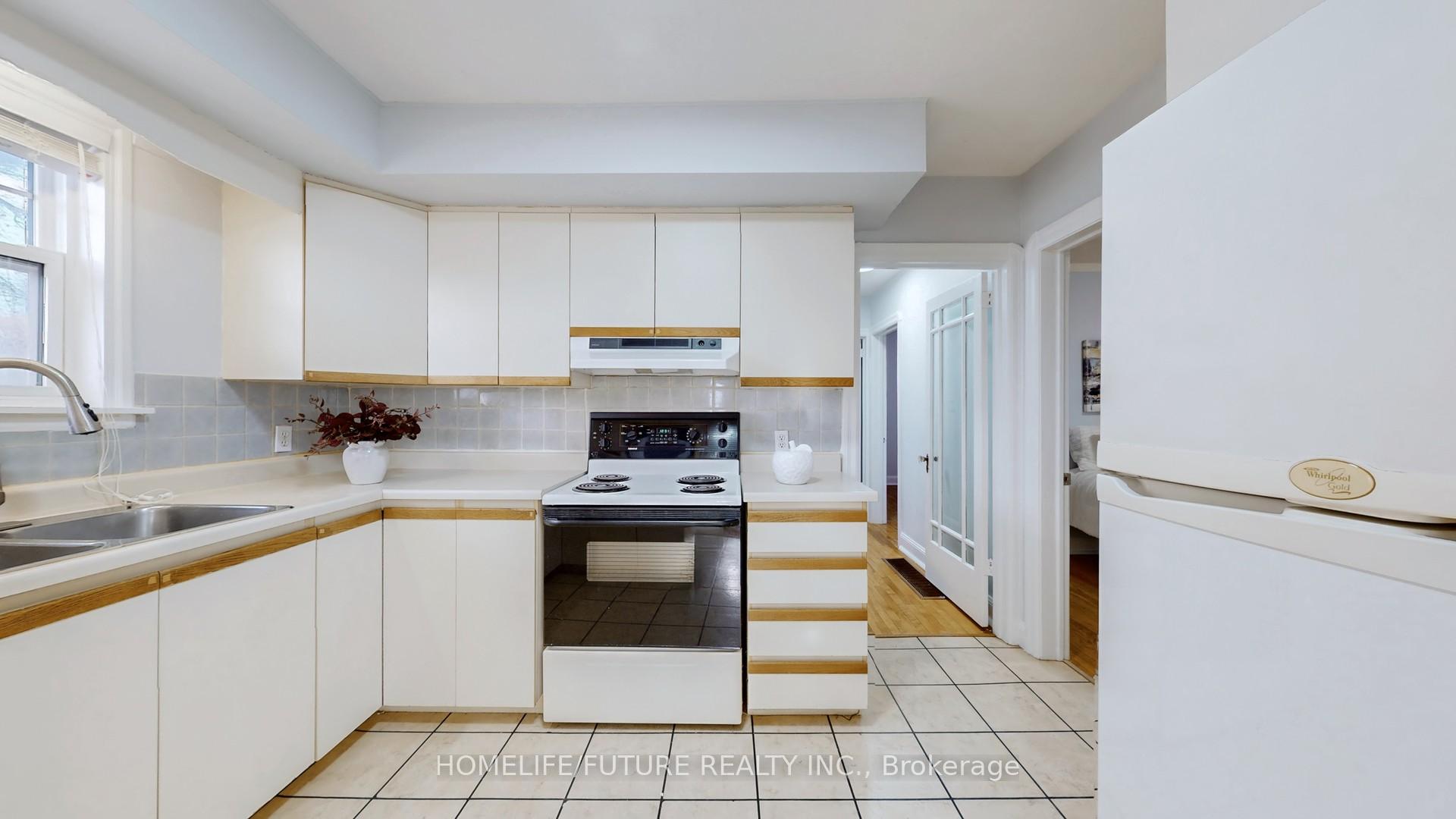 Photo 10 of 428 King Street E, Oshawa, O'Neill — HOMEH