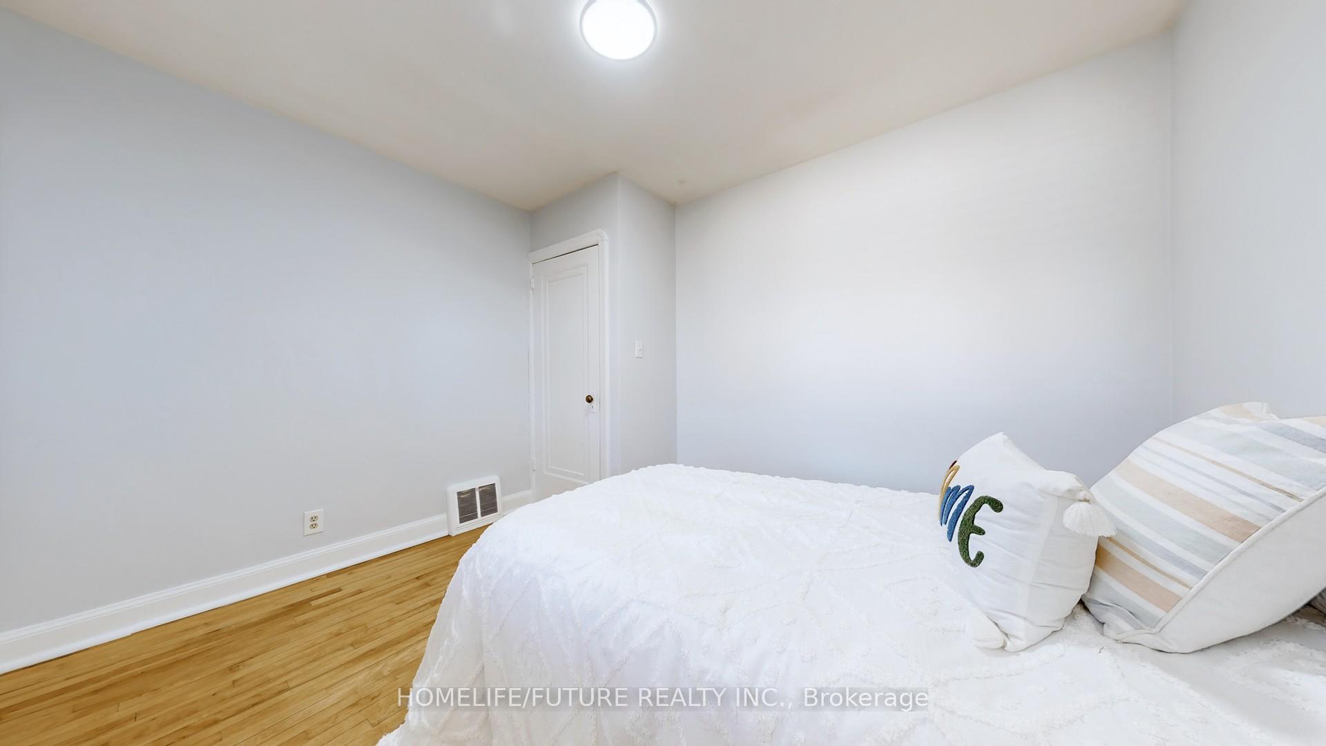 Photo 15 of 428 King Street E, Oshawa, O'Neill — HOMEH
