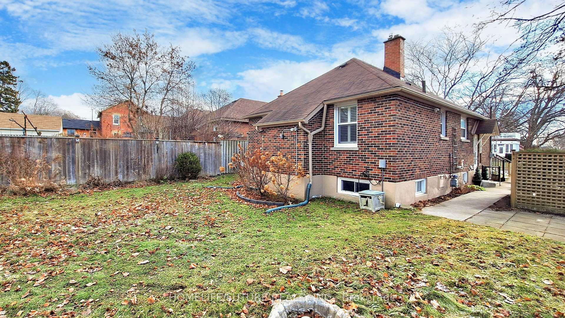 Photo 37 of 428 King Street E, Oshawa, O'Neill — HOMEH