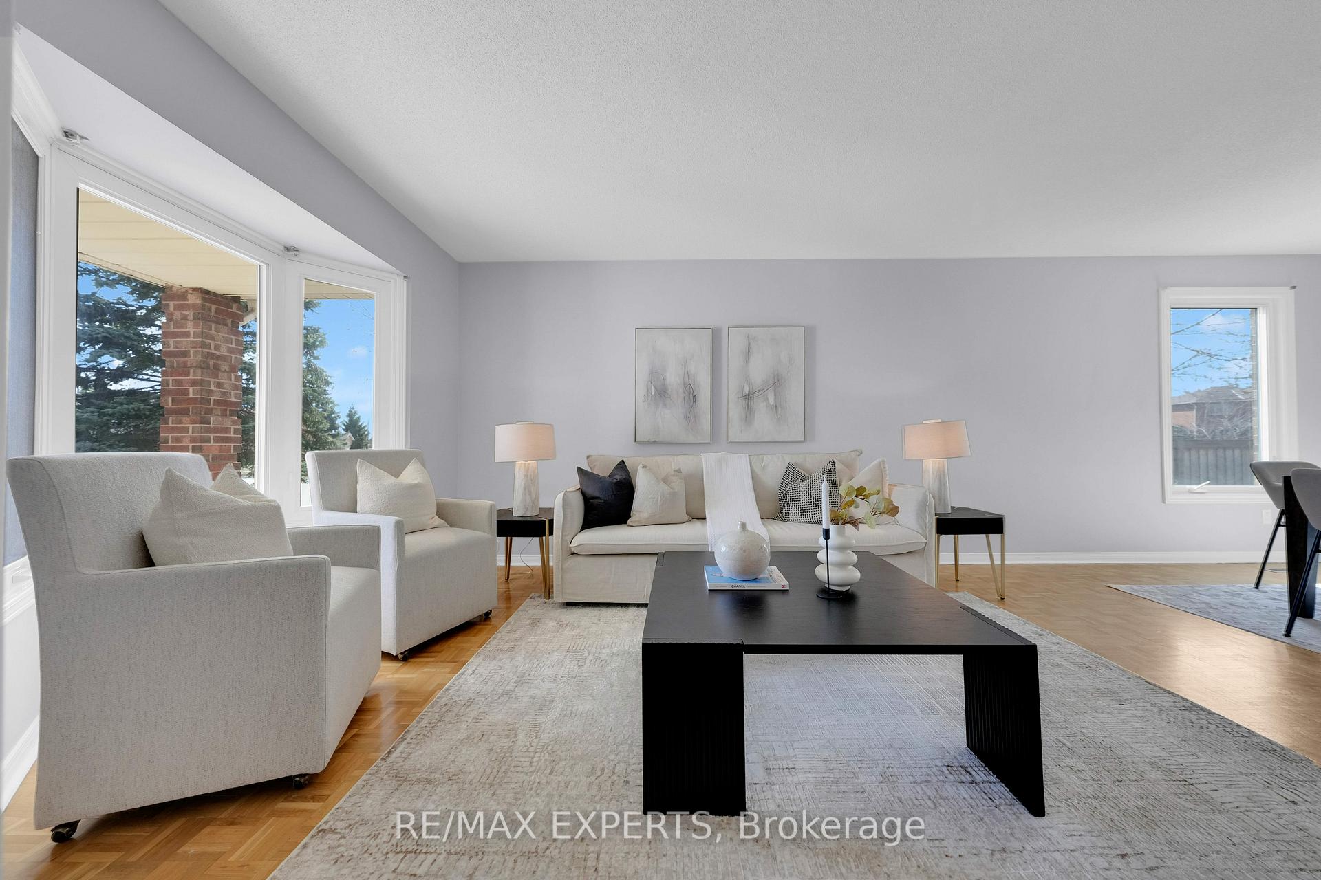 Photo 9 of 571 Barrhill Road, Vaughan, Maple — HOMEH