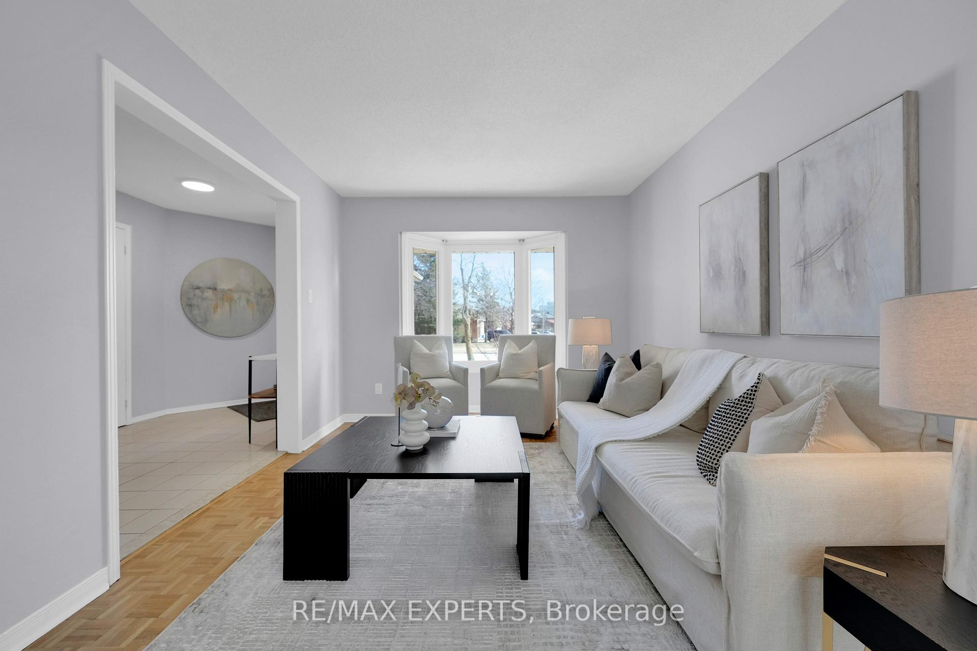 Photo 10 of 571 Barrhill Road, Vaughan, Maple — HOMEH