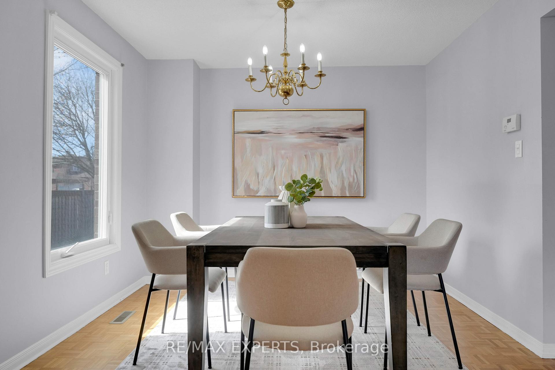 Photo 13 of 571 Barrhill Road, Vaughan, Maple — HOMEH