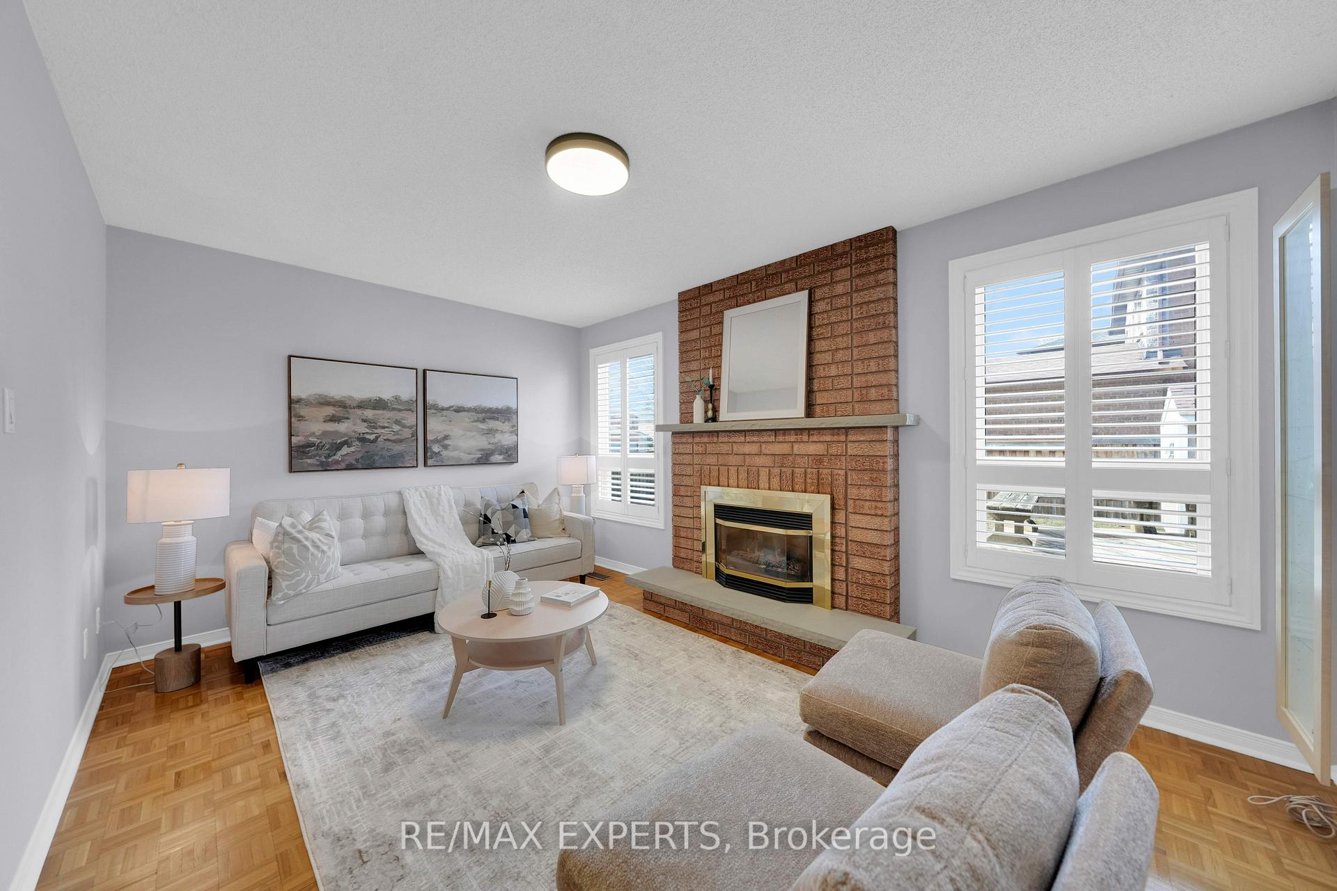 Photo 18 of 571 Barrhill Road, Vaughan, Maple — HOMEH