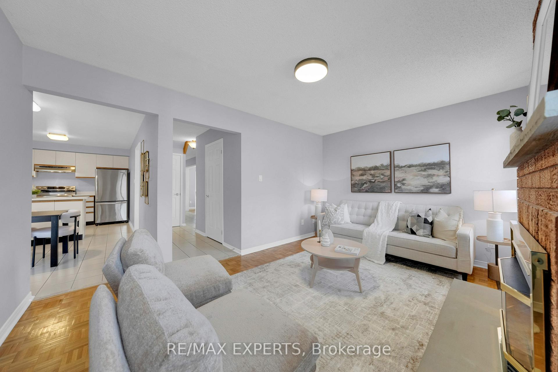 Photo 20 of 571 Barrhill Road, Vaughan, Maple — HOMEH