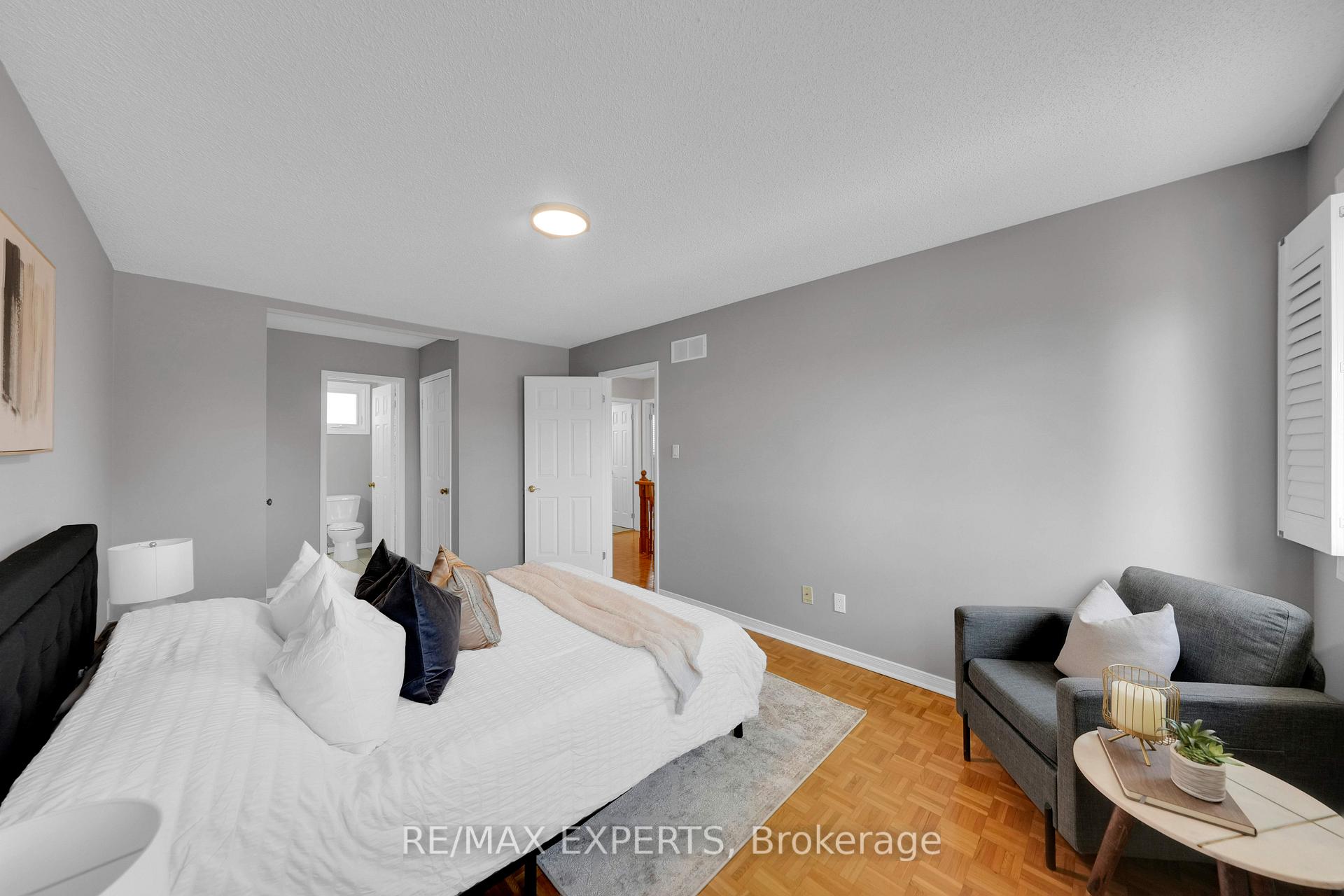 Photo 27 of 571 Barrhill Road, Vaughan, Maple — HOMEH
