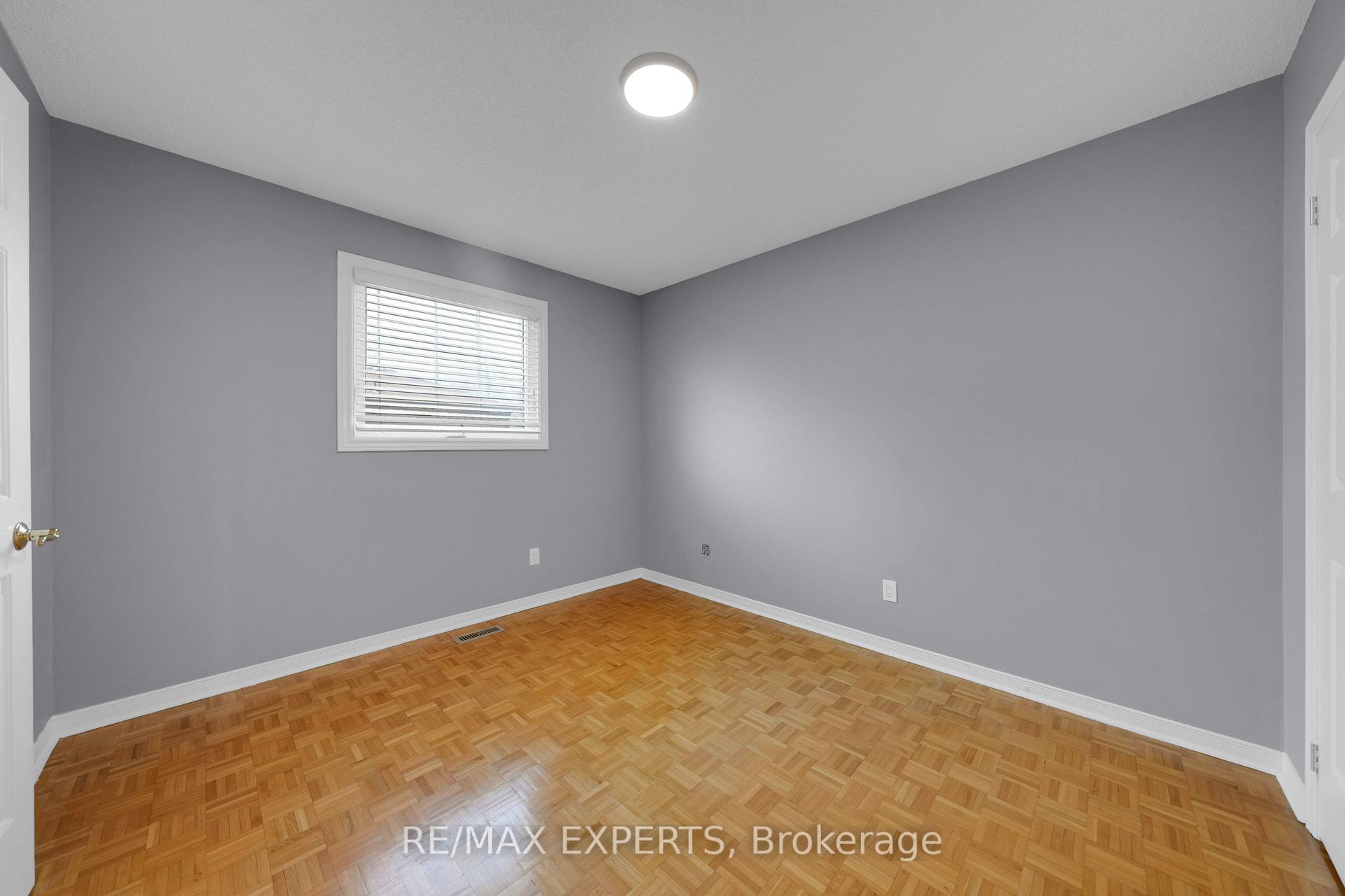 Photo 29 of 571 Barrhill Road, Vaughan, Maple — HOMEH