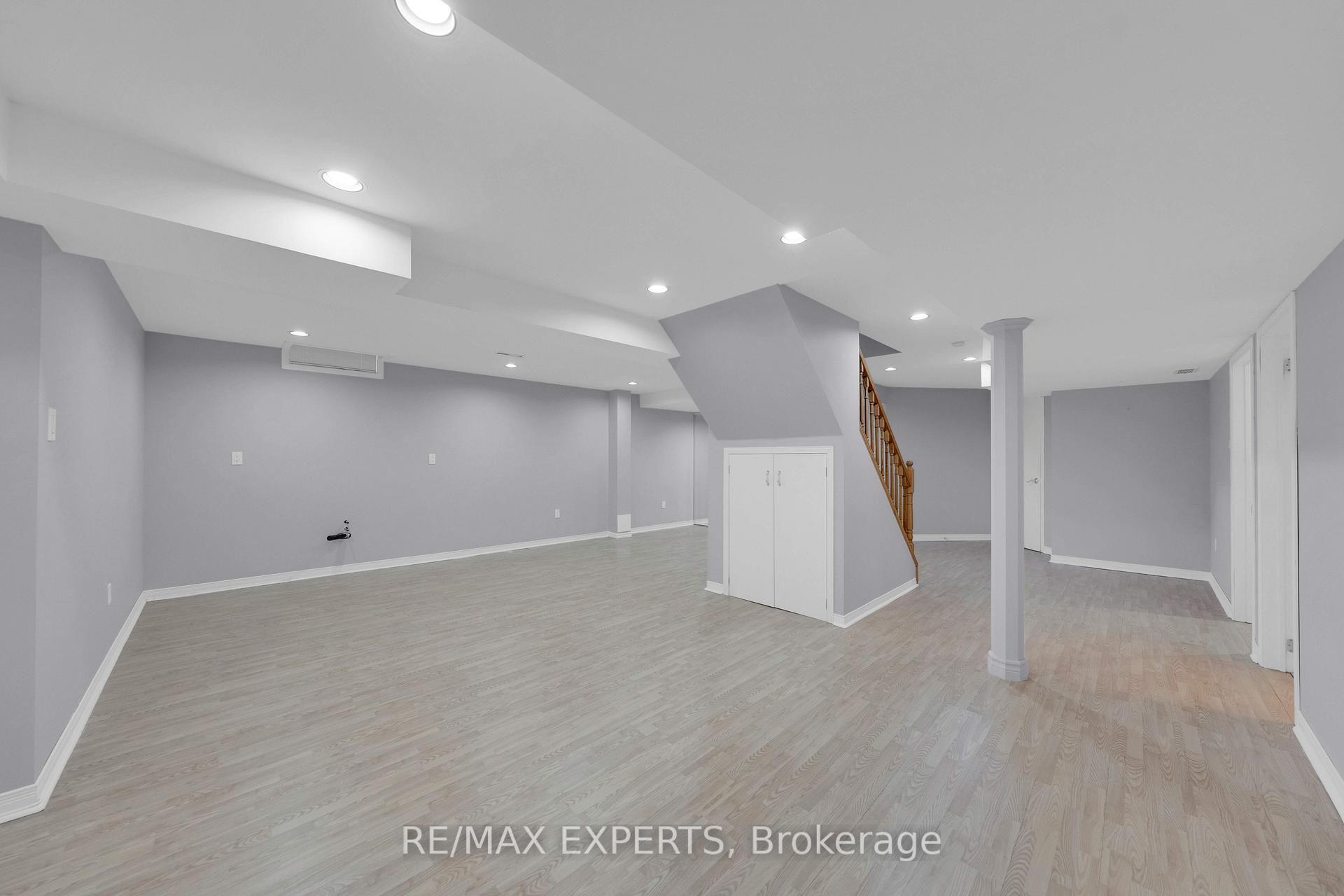 Photo 34 of 571 Barrhill Road, Vaughan, Maple — HOMEH