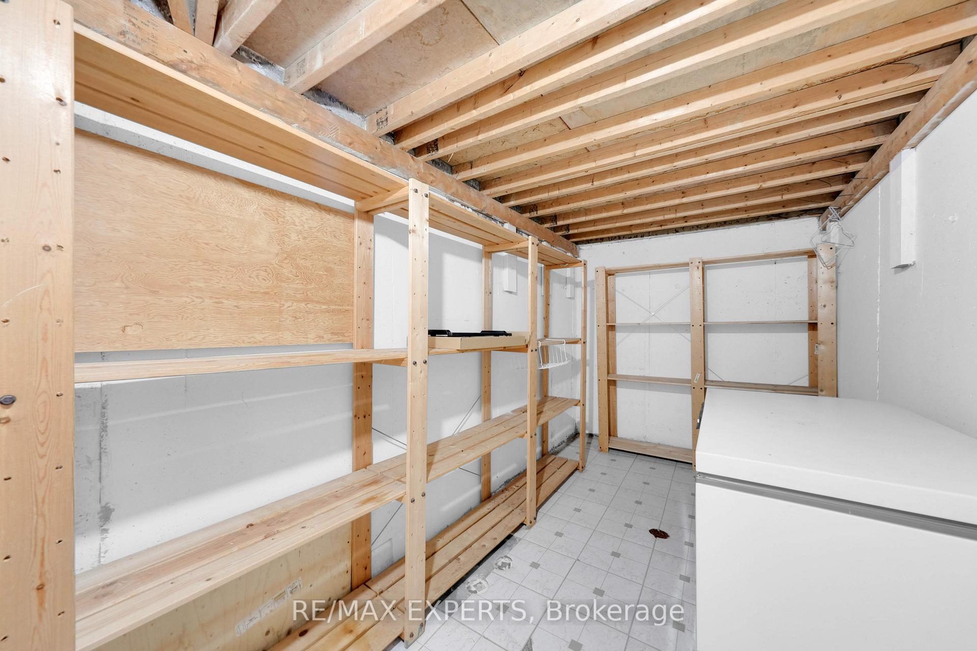 Photo 38 of 571 Barrhill Road, Vaughan, Maple — HOMEH