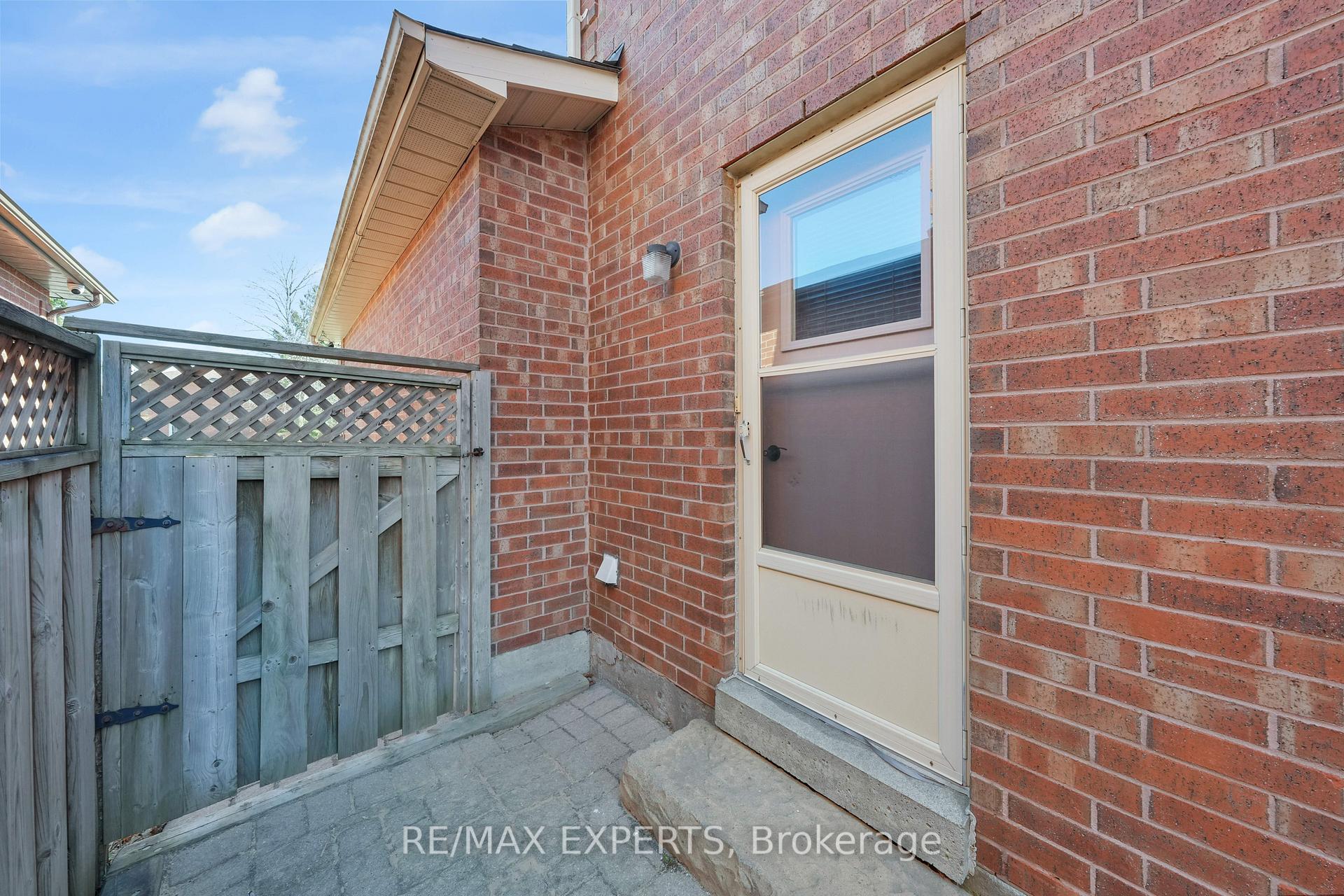 Photo 43 of 571 Barrhill Road, Vaughan, Maple — HOMEH
