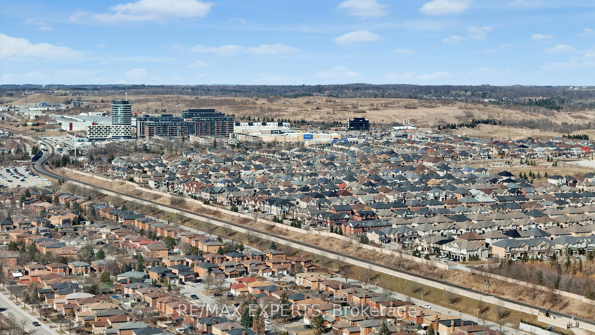 Photo 49 of 571 Barrhill Road, Vaughan, Maple — HOMEH
