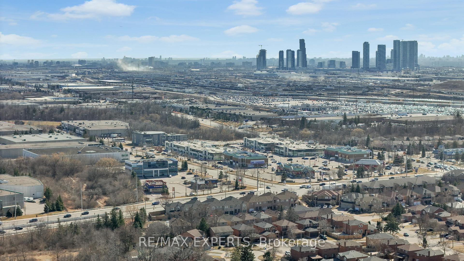 Photo 50 of 571 Barrhill Road, Vaughan, Maple — HOMEH