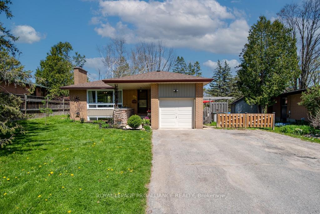 Photo 1 of 1060 Glendale Drive, Peterborough, Northcrest Ward 5 — HOMEH