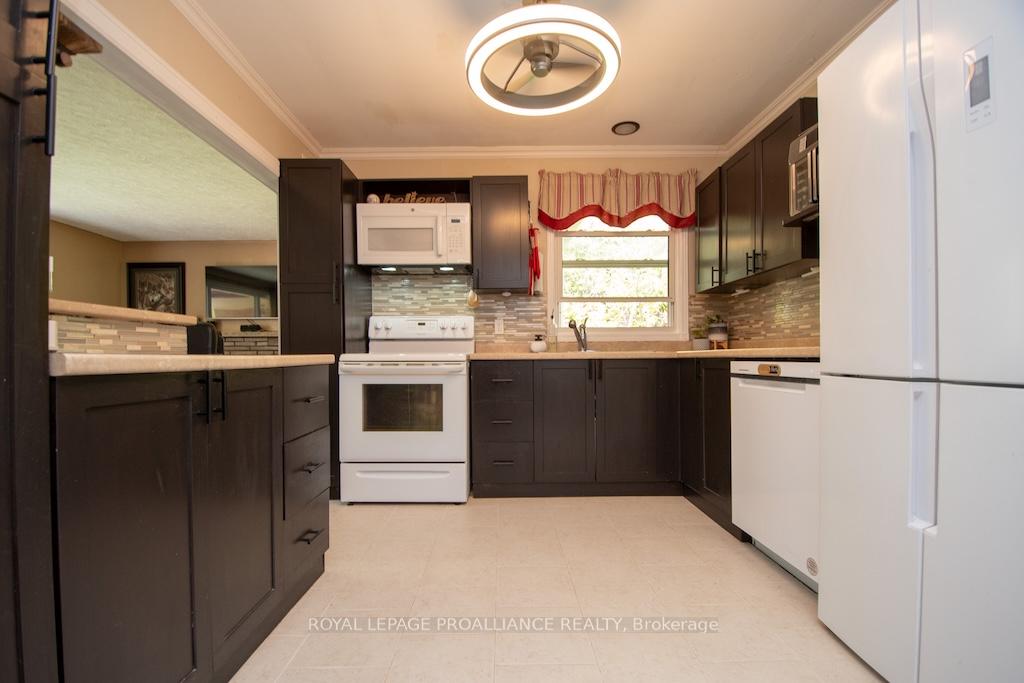 Photo 7 of 1060 Glendale Drive, Peterborough, Northcrest Ward 5 — HOMEH