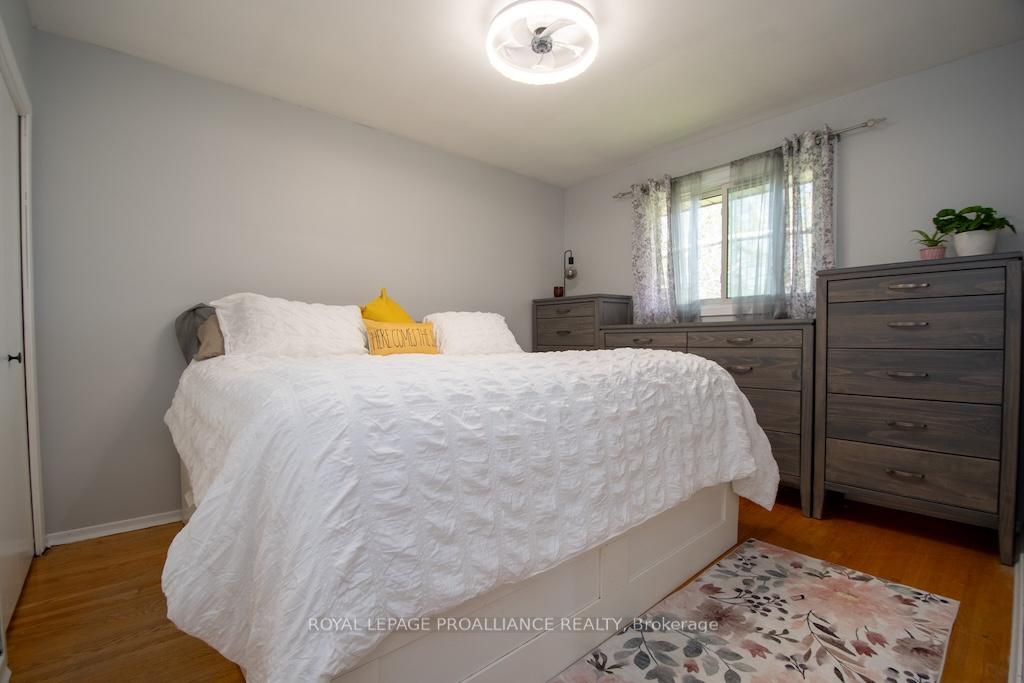 Photo 12 of 1060 Glendale Drive, Peterborough, Northcrest Ward 5 — HOMEH