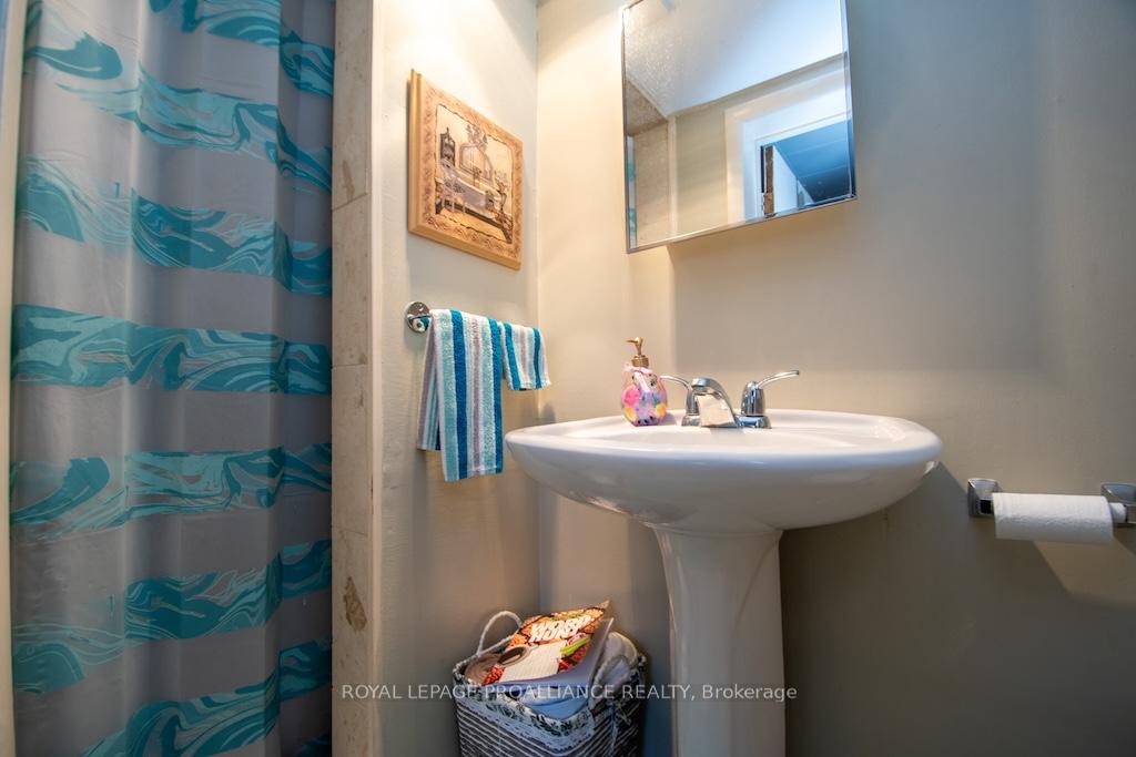 Photo 27 of 1060 Glendale Drive, Peterborough, Northcrest Ward 5 — HOMEH