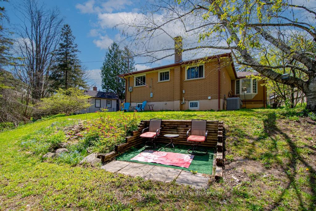 Photo 34 of 1060 Glendale Drive, Peterborough, Northcrest Ward 5 — HOMEH