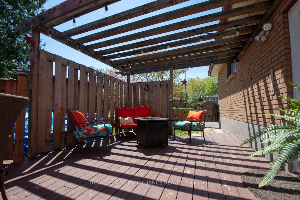 Photo 36 of 1060 Glendale Drive, Peterborough, Northcrest Ward 5 — HOMEH