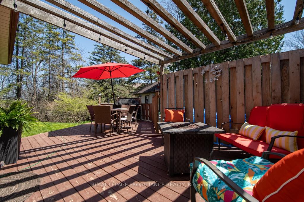 Photo 37 of 1060 Glendale Drive, Peterborough, Northcrest Ward 5 — HOMEH