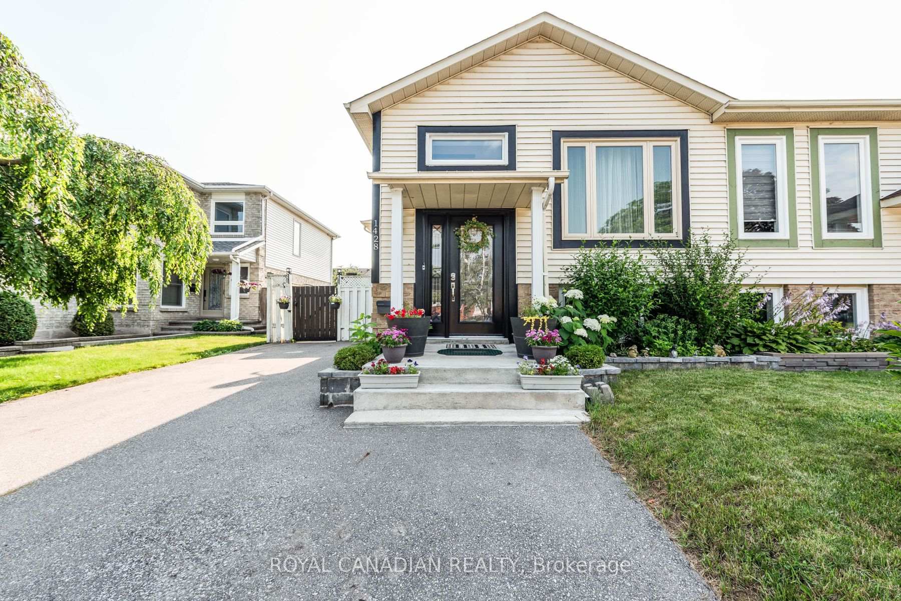 Photo 1 of 1428 Park Road S, Oshawa, Lakeview — HOMEH