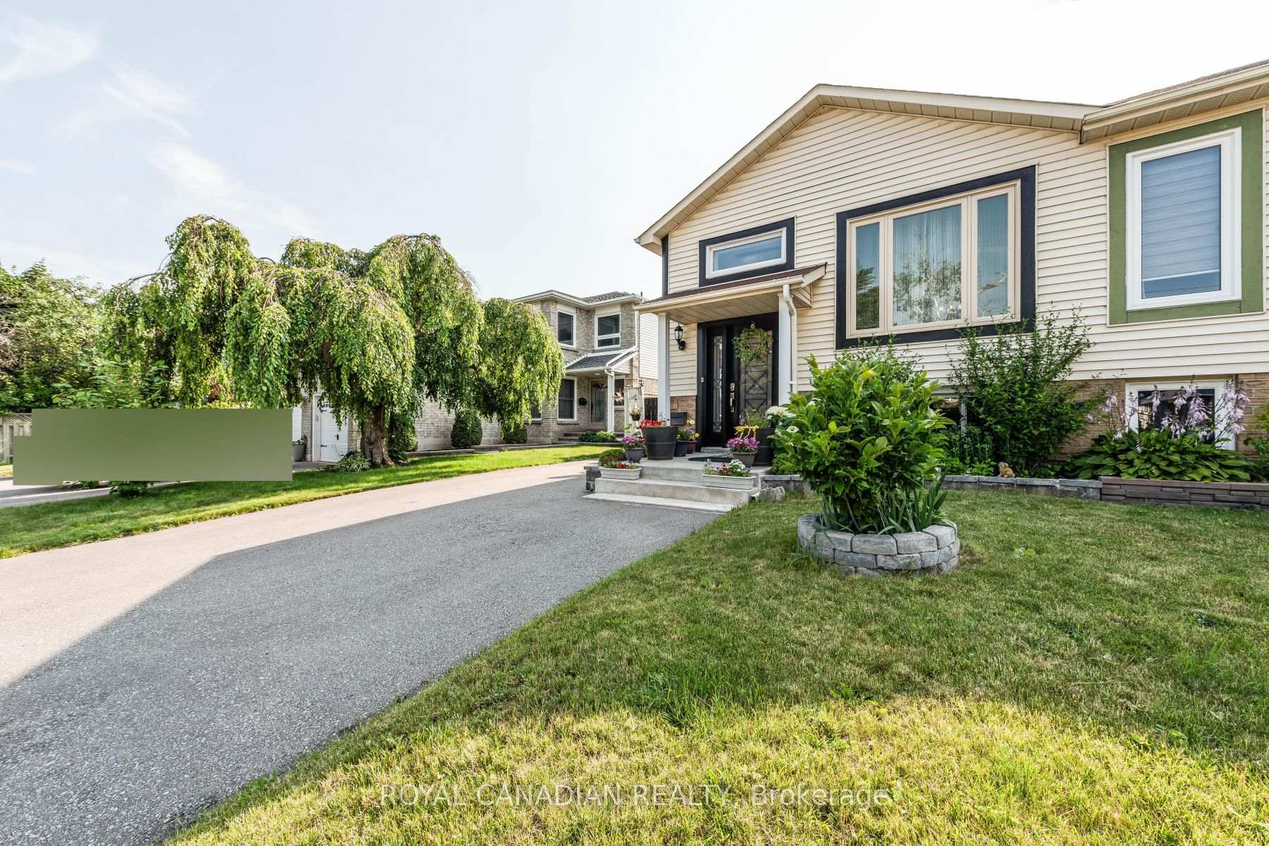 Photo 2 of 1428 Park Road S, Oshawa, Lakeview — HOMEH
