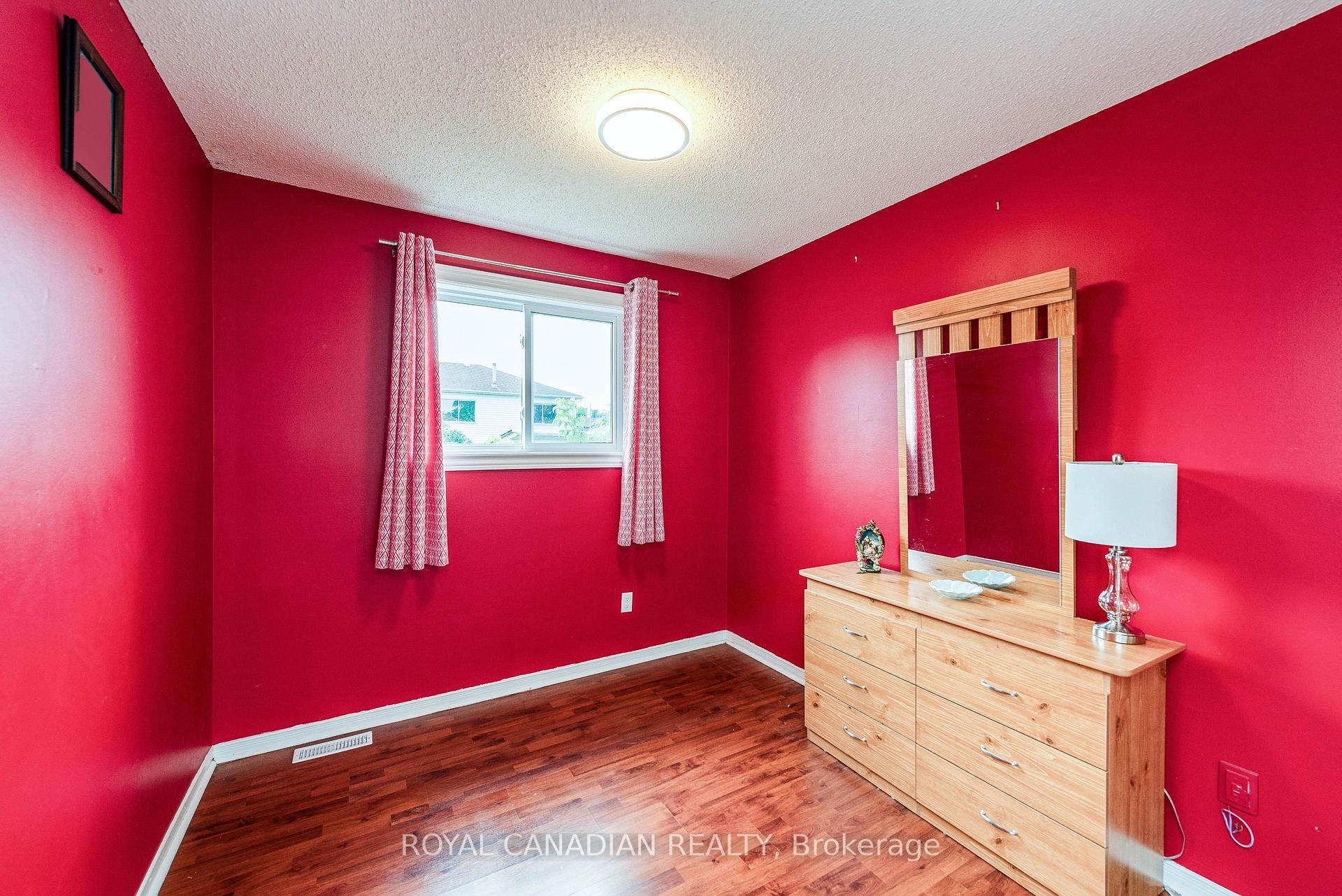 Photo 16 of 1428 Park Road S, Oshawa, Lakeview — HOMEH
