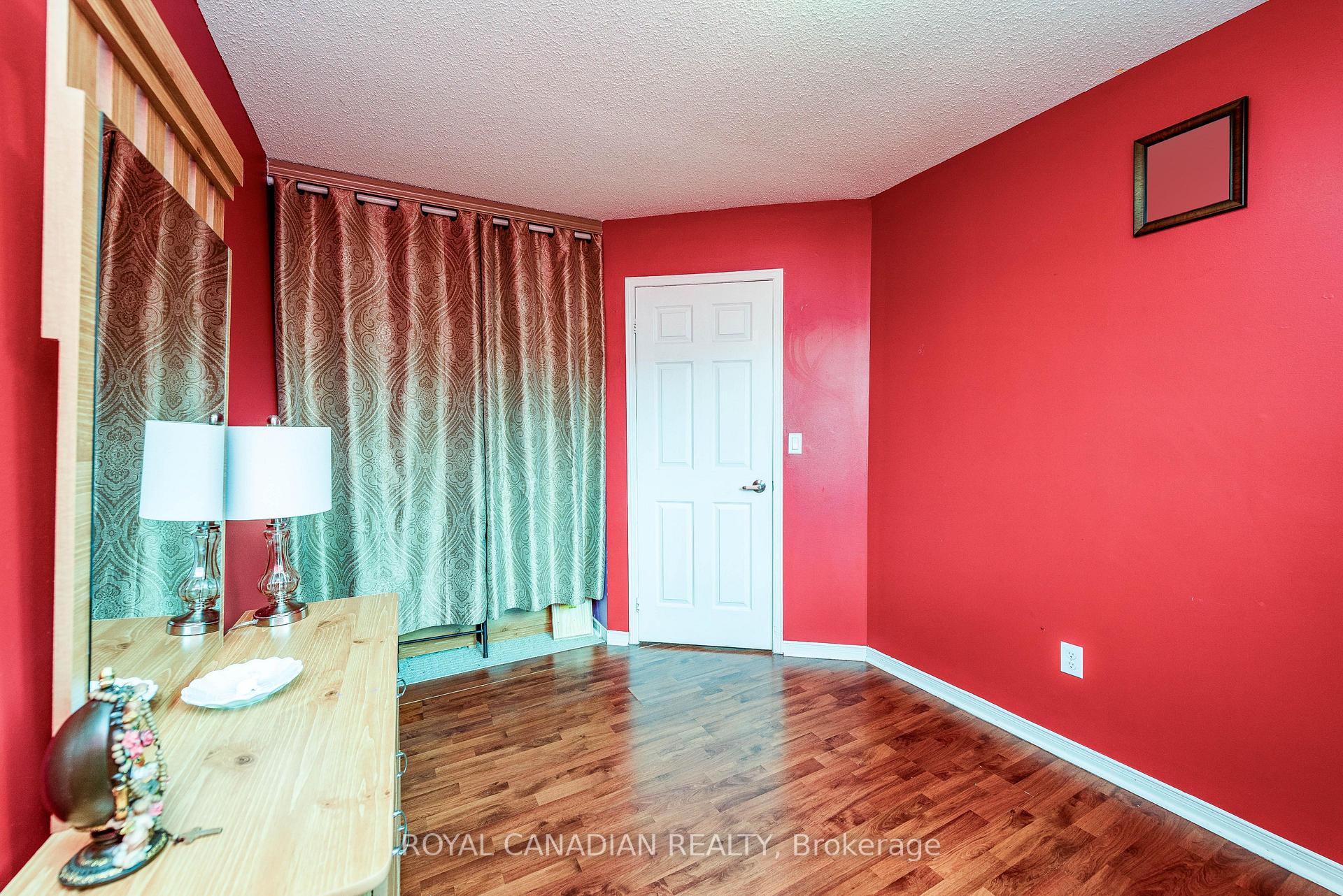Photo 17 of 1428 Park Road S, Oshawa, Lakeview — HOMEH
