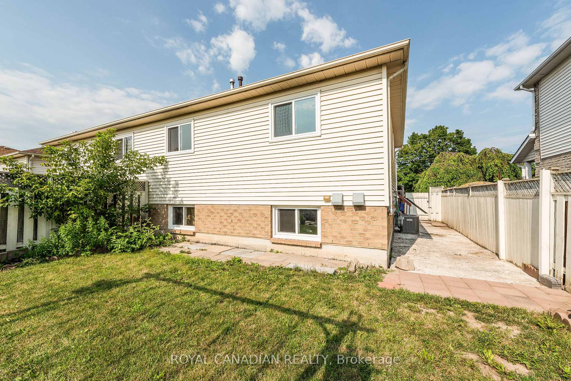 Photo 34 of 1428 Park Road S, Oshawa, Lakeview — HOMEH