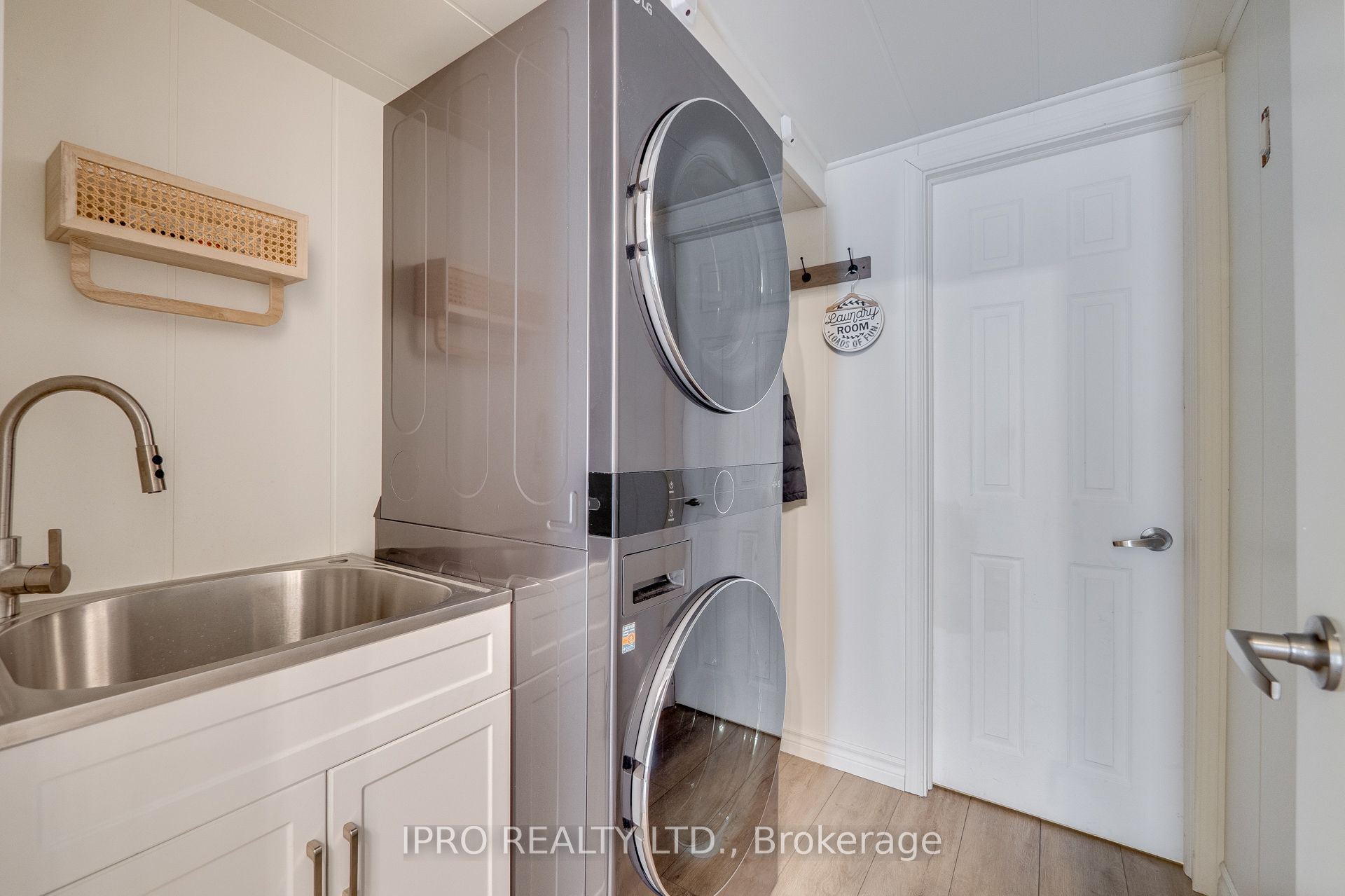 Photo 47 of Unit 88, 165 Hampshire Way, Milton, Dempsey — HOMEH