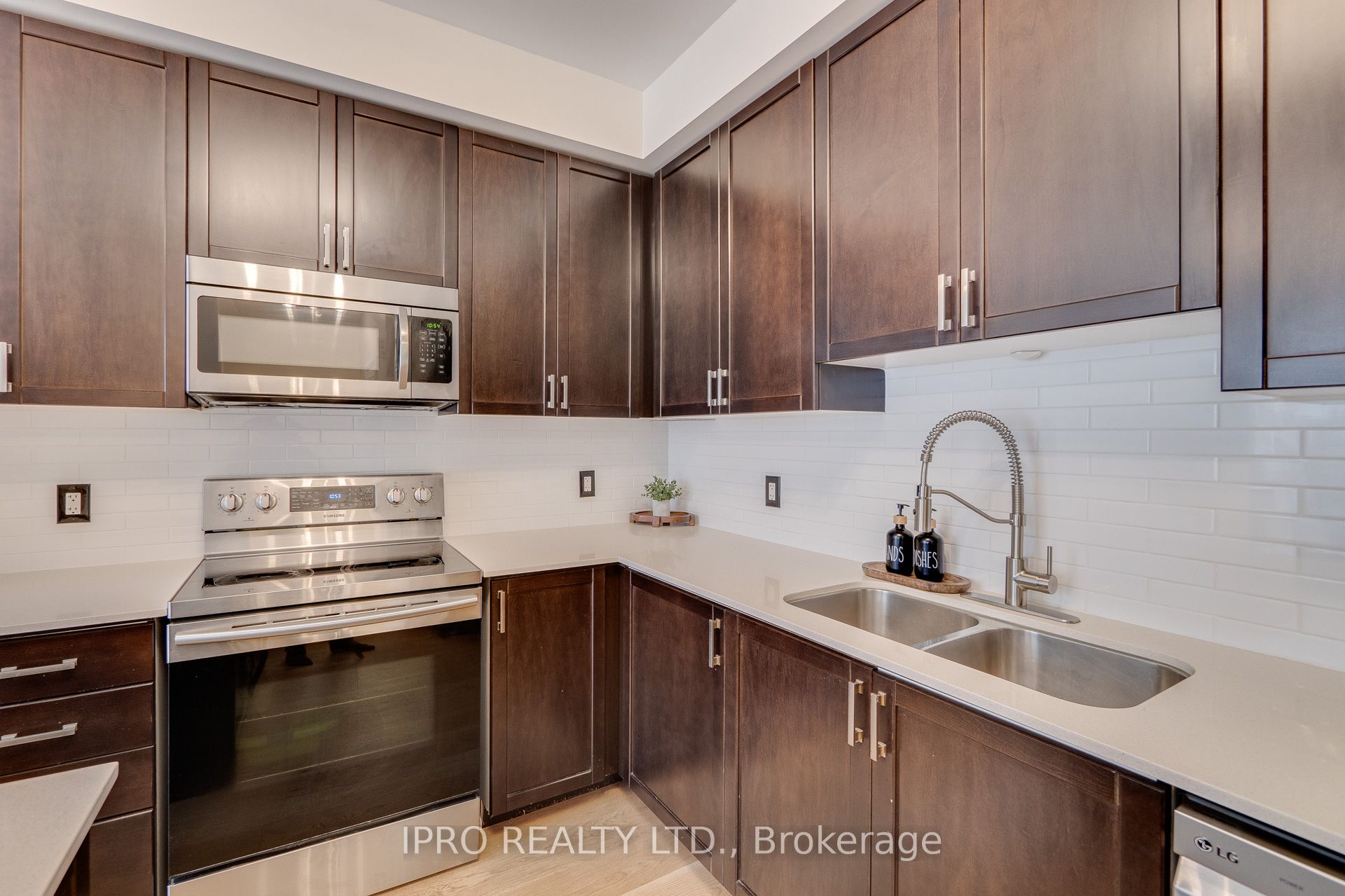 Photo 53 of Unit 88, 165 Hampshire Way, Milton, Dempsey — HOMEH