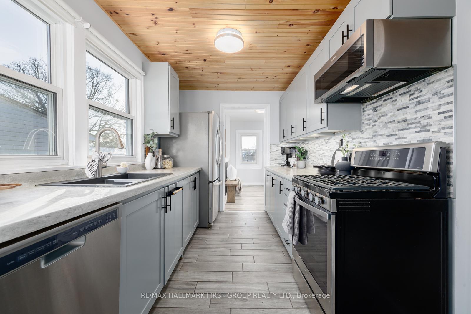 Photo 10 of 157 Stacey Avenue, Oshawa, Central — HOMEH