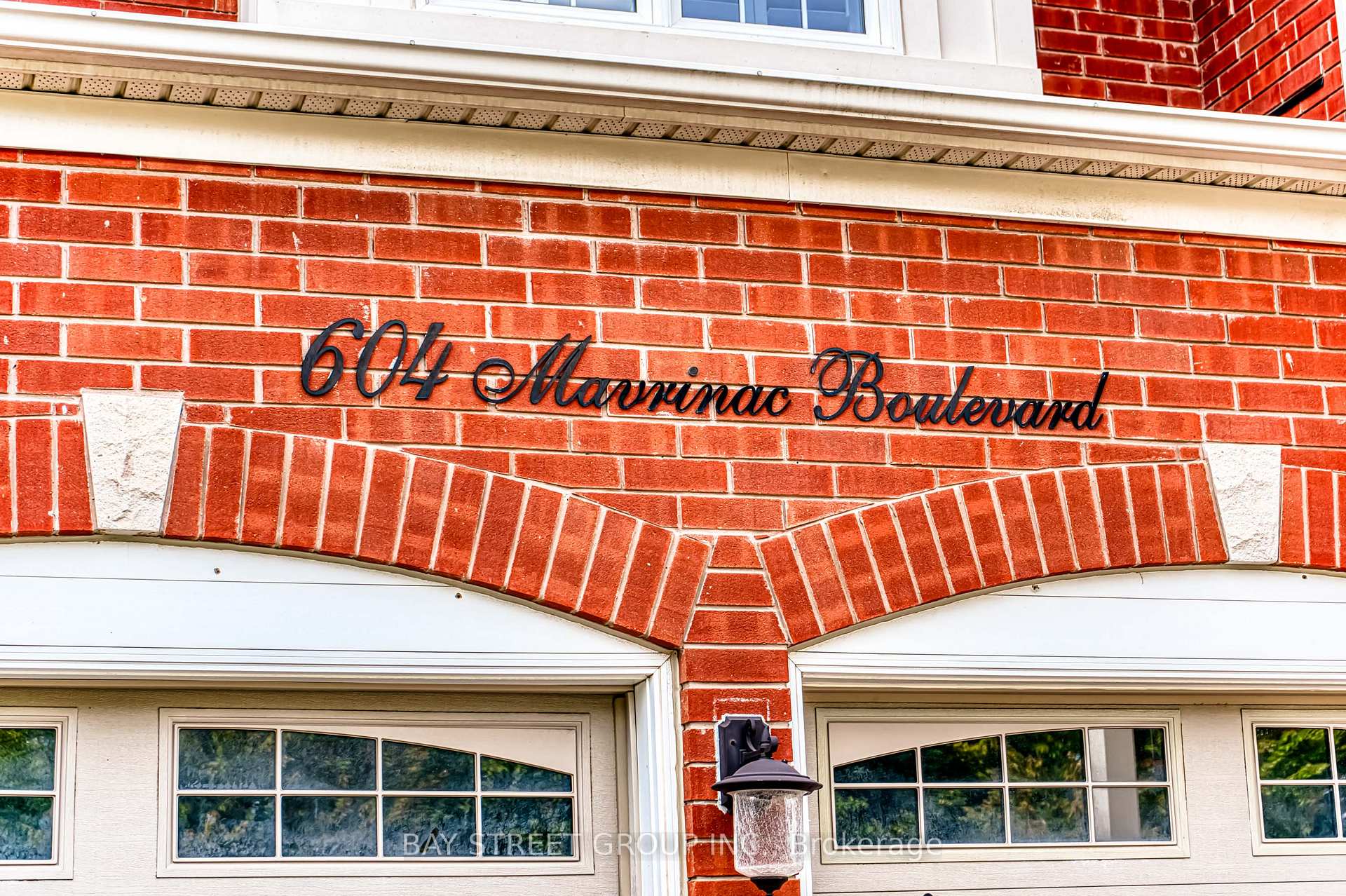 Photo 2 of 604 Mavrinac Boulevard, Aurora, Bayview Northeast — HOMEH