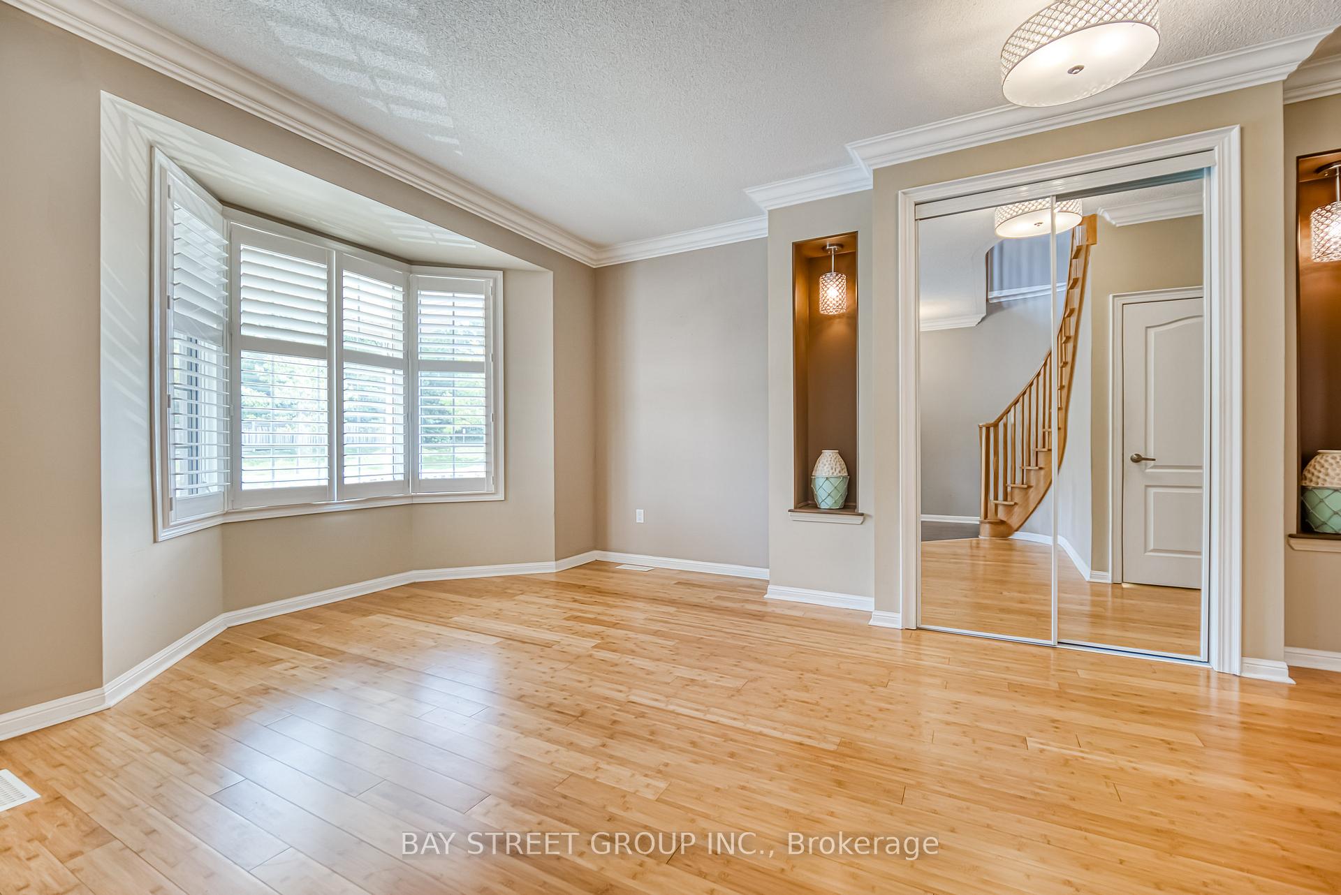 Photo 7 of 604 Mavrinac Boulevard, Aurora, Bayview Northeast — HOMEH