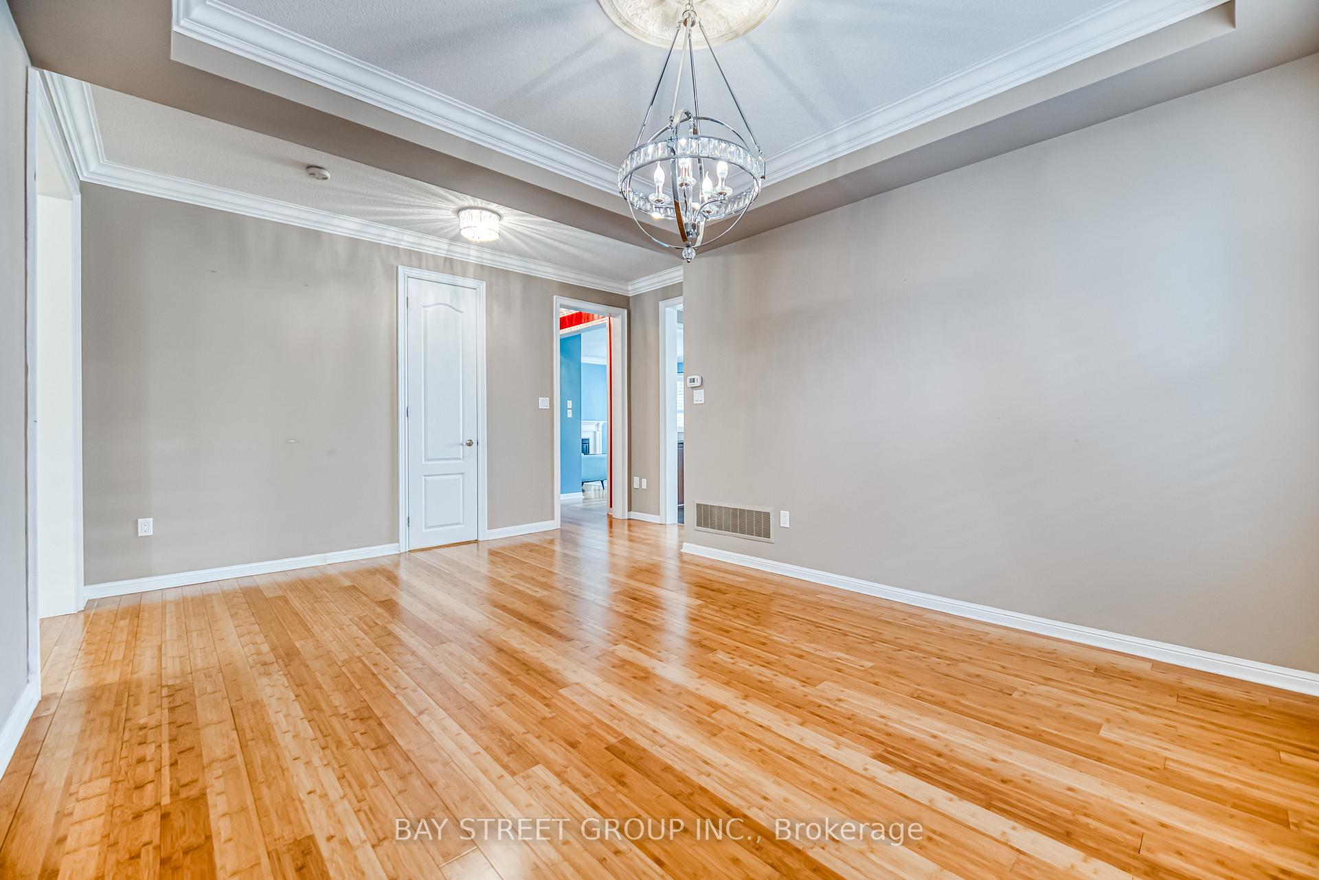 Photo 9 of 604 Mavrinac Boulevard, Aurora, Bayview Northeast — HOMEH